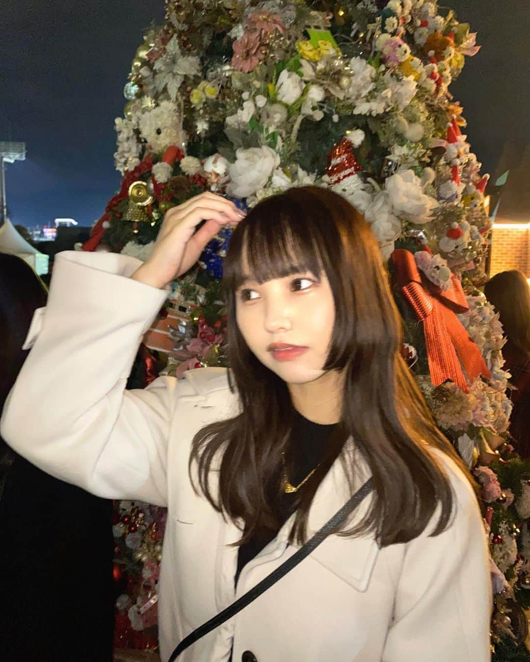 本郷柚巴さんのインスタグラム写真 - (本郷柚巴Instagram)「ずっと行きたかった場所🎄  #クリスマスマーケット #明治神宮外苑  #クリスマス」12月16日 22時36分 - h.yuzuha_0112