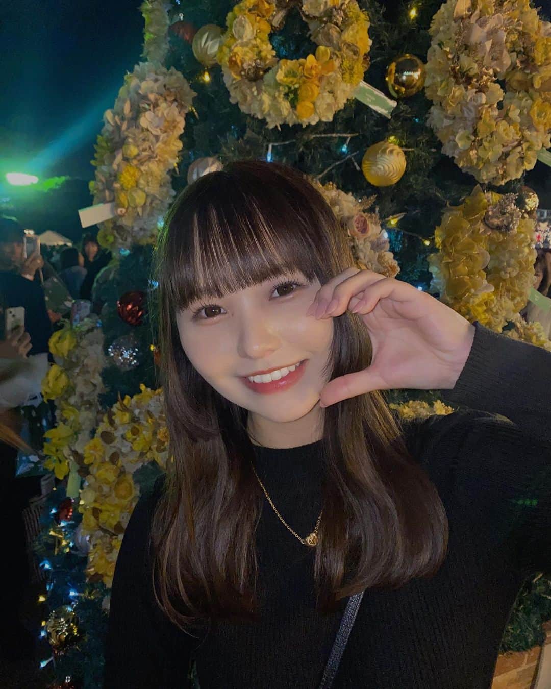 本郷柚巴さんのインスタグラム写真 - (本郷柚巴Instagram)「ずっと行きたかった場所🎄  #クリスマスマーケット #明治神宮外苑  #クリスマス」12月16日 22時36分 - h.yuzuha_0112