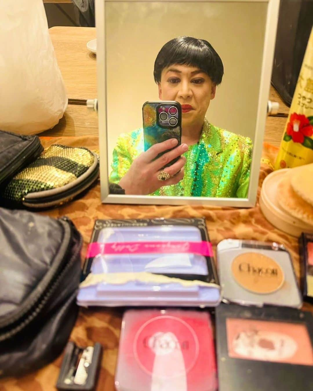 美川憲二さんのインスタグラム写真 - (美川憲二Instagram)「とある番組の　再現VTR撮影‼️  やっとやっと、無事終了よ〜😙🎤📹😫🤣🤣💦💦💦💦💦💦  超、超久しぶりの　御本家美川憲一さんの  再現VTR撮影‼️😃😊💡💡💡  撮影に　７時間半‼️‼️😂🤣🤣💦💦  長かったけど、充実した撮影になりました😃😀✌️✌️  情報解禁になりましたら、  番組名等々、改めて告知します〜🥰💕💕💕💕💕💕💕💕💕  お楽しみに〜😃😄⤴️⤴️ #再現vtr  #収録撮影 #vtr撮影無事終了 #地上波 #ゴールデンタイムの番組 #情報解禁までお楽しみに  #美川憲一 #美川憲二 #ものまね」12月16日 22時44分 - mikawakenji