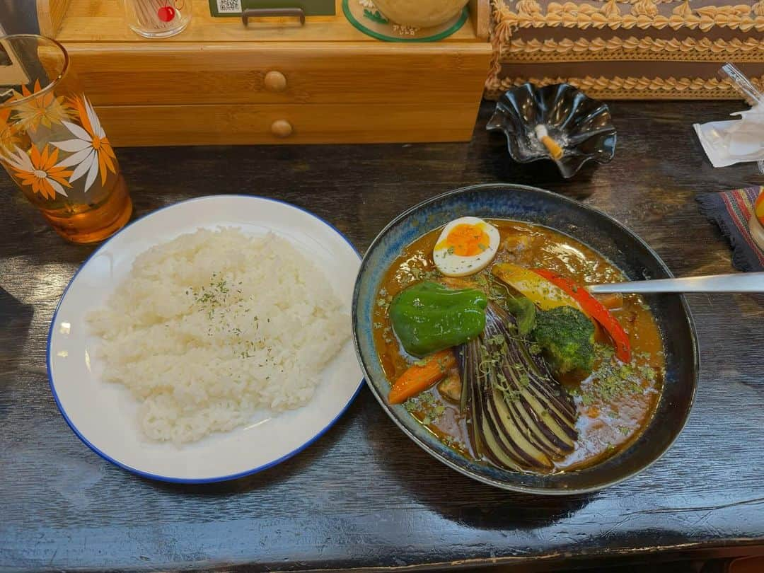 大和一孝さんのインスタグラム写真 - (大和一孝Instagram)「小峠とバンド（TRAP）やってるチェックさんのカレーに行きました！  むっちゃ旨いし夜はタバコも吸える！酒も飲めます！  高円寺駅近く  #カレー処ニューチェック」12月16日 22時49分 - yamato_kazutaka