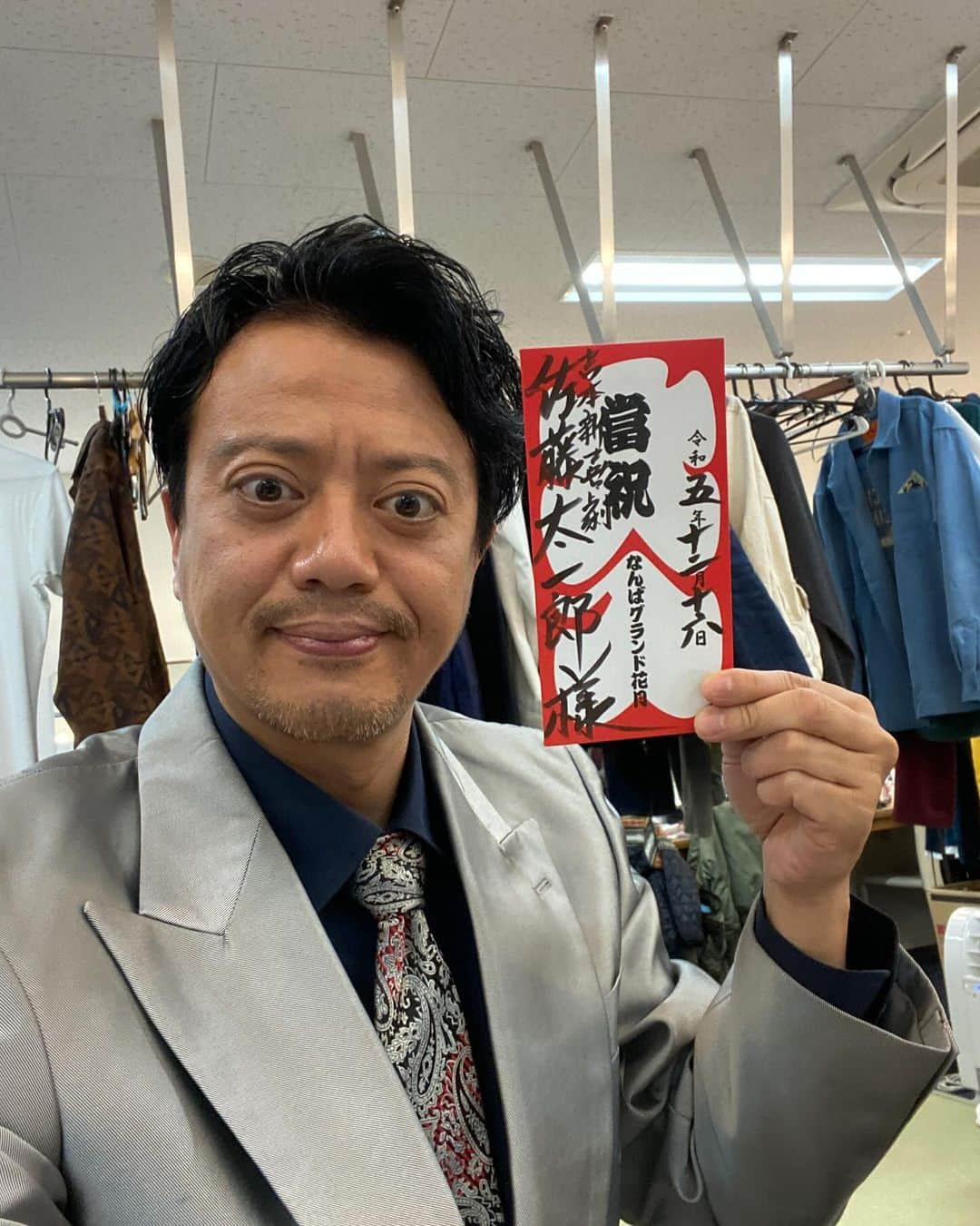 佐藤太一郎のインスタグラム：「昨日はなんばグランド花月、全4回公演満員御礼。 ありがとうございます。」