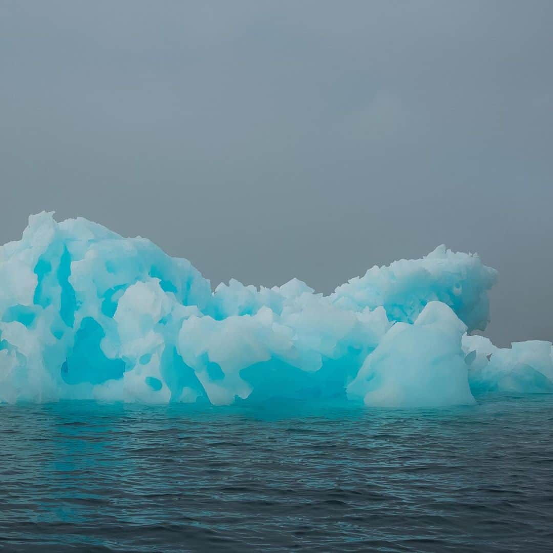 ディプロさんのインスタグラム写真 - (ディプロInstagram)「Pulled up to Antarctica 🇦🇶. only got wifi by hacking a ukranian science station but i’ll try and post more soon.. pray for us」12月17日 2時21分 - diplo