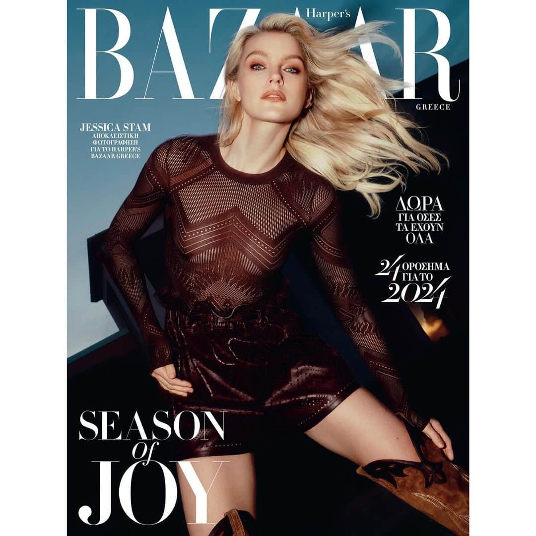 ジェシカ・スタムのインスタグラム：「@HarpersBazaarGreece January 2024 wearing @Hermes photographed by @JonnyMarlow ⭐️ ‘Tis the season of joy ⭐️  Stylist - @st.raffi Hairstyling - @sheardeath  Hair color - @georgepapanikolas  Makeup - @tamielsombati  Casting @tashatongpreecha」