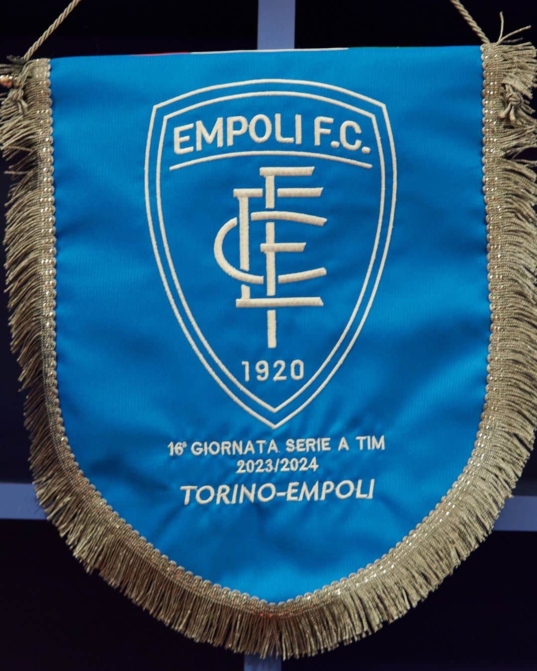 エンポリFCのインスタグラム：「📸📸📸📸📸 | SPOGLIATOIO  Spogliatoio pronto allo #StadioOlimpico #GrandeTorino; alle 20.45 #TorinoEmpoli」
