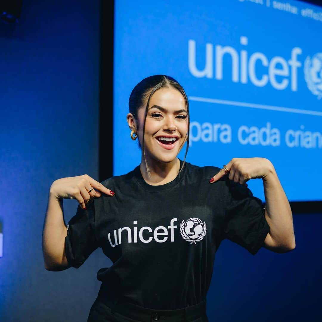 Maisa Silvaのインスタグラム：「Um dos dias mais especiais da minha vida. Ser nomeada embaixadora do Unicef, que tem um papel tão importante no mundo todo, me deixa além de honrada. Usar a minha voz para contribuir com causas importantes para a nossa sociedade sempre foi uma das minhas prioridades. Espero fazer um trabalho lindo ao lado dos meus amigos embaixadores para promover e defender os direitos das crianças e adolescentes do nosso país. Obrigada @unicefbrasil por confiar em mim :) Obrigada @thaynaraog @soaresmonteiro_ @turmadamonica pelas palavras lindas e por me receberem tão bem. Vamos juntos ♡」