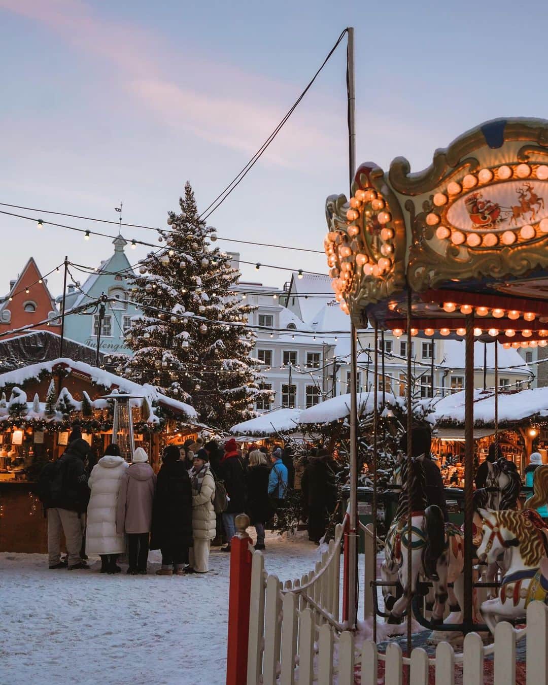 Travel + Leisureのインスタグラム：「Photo by @postcardsbyhannah 🎄 Tallinn, Estonia, is known for its incredibly well-preserved medieval Old Town, but from hipster neighborhoods full of art to award-winning fine dining, there are plenty of new reasons to visit. Find out why Tallinn made our list of the 50 best places to travel in 2024 at the link in bio.」
