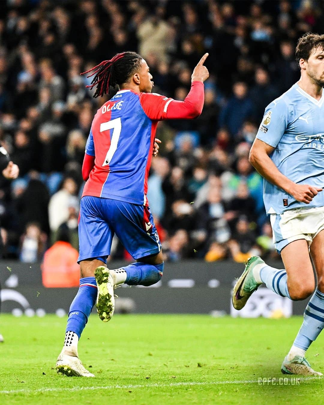 クリスタル・パレスFCさんのインスタグラム写真 - (クリスタル・パレスFCInstagram)「Michael Olise, everyone 🫡  #CPFC #PremierLeague #PL #CrystalPalace #Olise」12月17日 4時40分 - cpfc