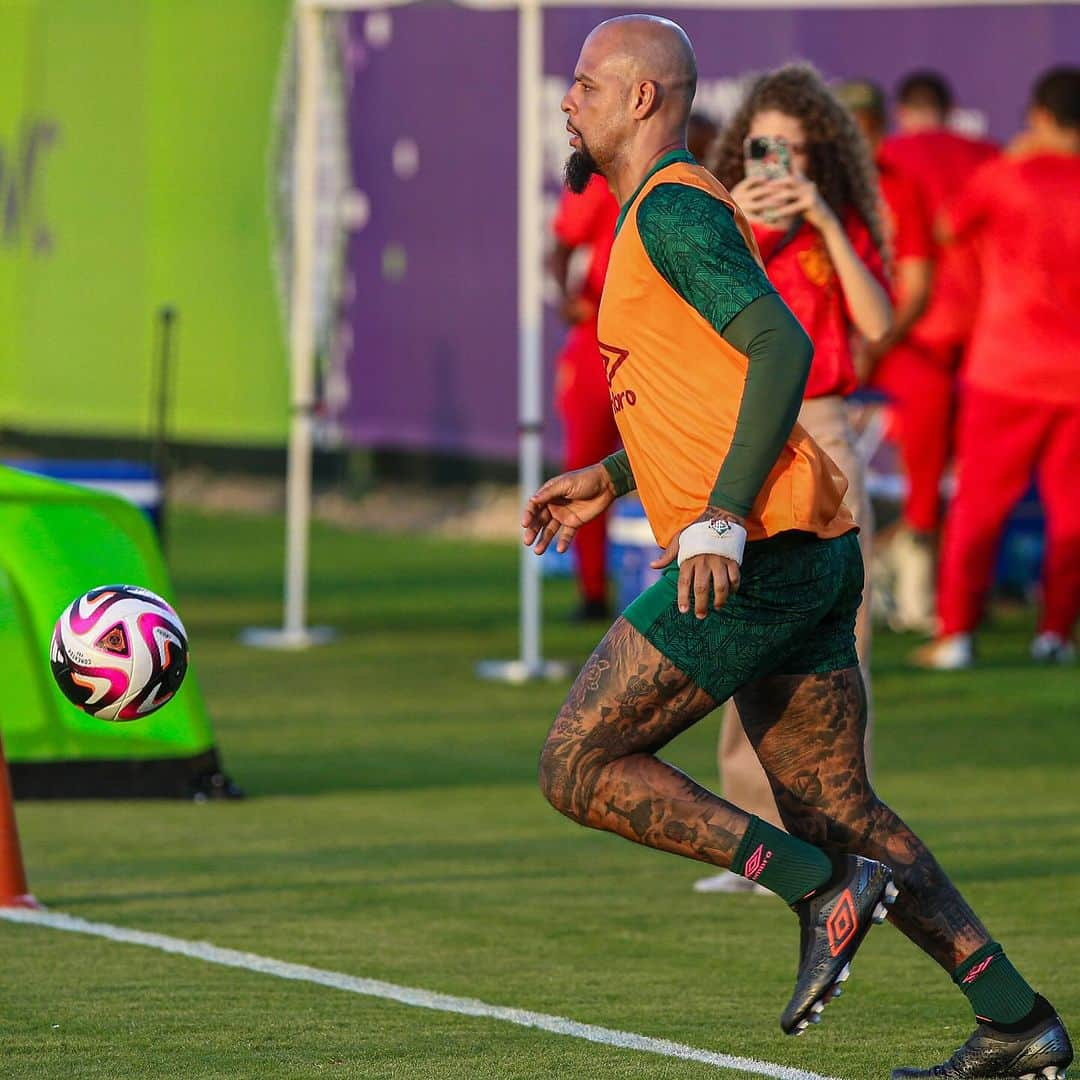 フェリペ・メロのインスタグラム：「Muito trabalho graças a Deus!  #Fluminense #fifaclubworldcup 💚❤️🦁」