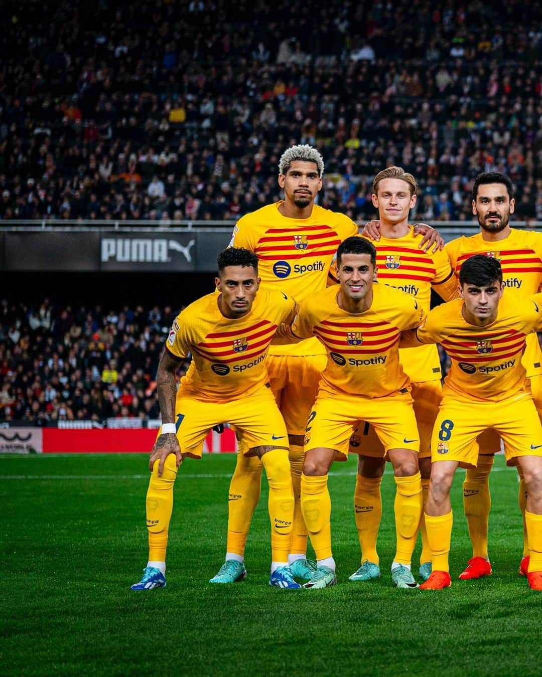 FCバルセロナさんのインスタグラム写真 - (FCバルセロナInstagram)「BARÇA XI 💛❤️ #ValenciaBarça」12月17日 5時58分 - fcbarcelona