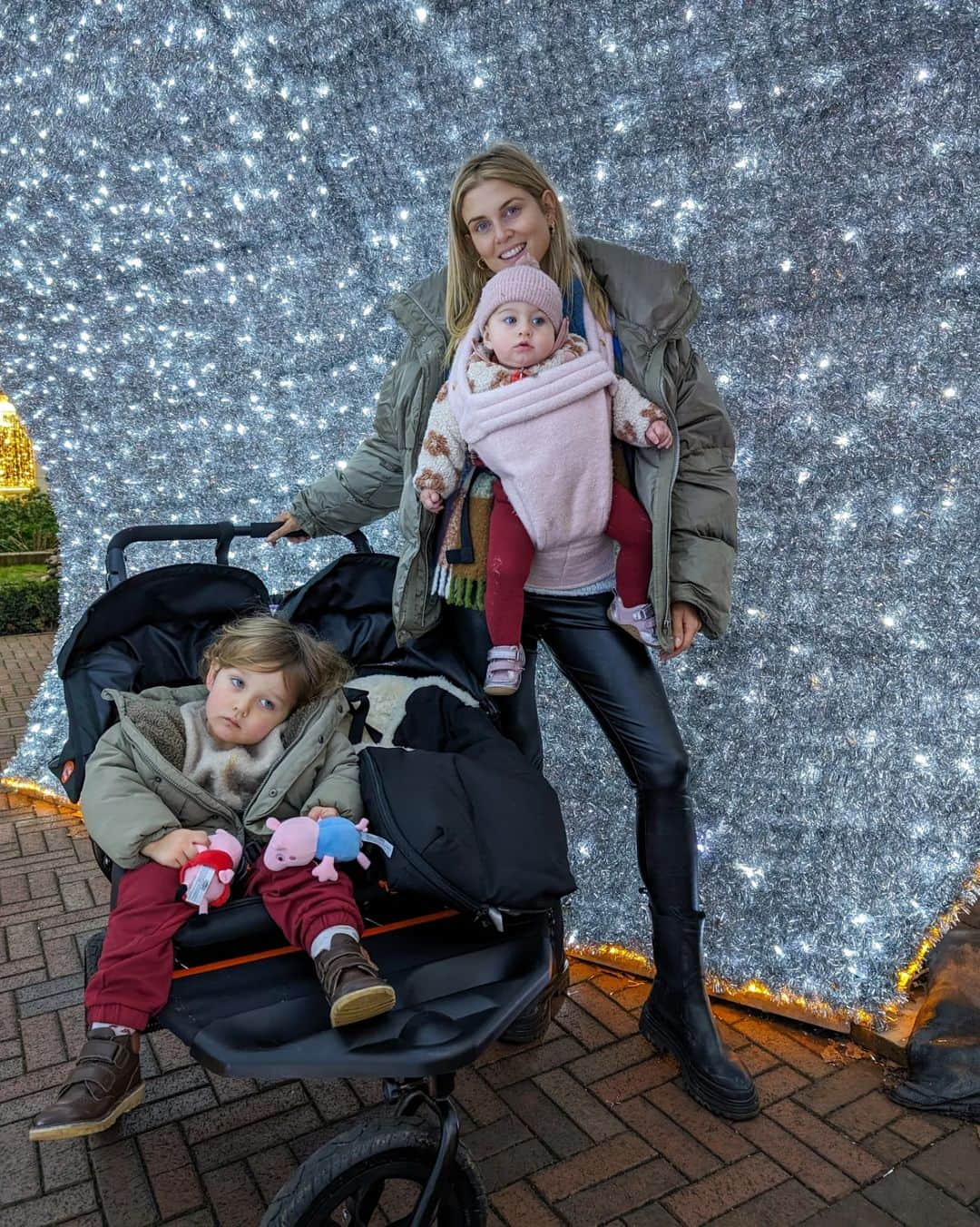 Ashley Jamesさんのインスタグラム写真 - (Ashley JamesInstagram)「I'm sat here feeding my girl on the sofa thinking, wow I've been breastfeeding for 9 months. That's 9 months that my body grew her on the inside and 9 months that I've grown her on the outside. ✨🤱🏼  It's funny how quickly people expect you to be 'back to normal' after having a baby. I feel you get a window where people are sympathetic of the chaos and lack of sleep and breastfeeding... And then you're just expected to do everything as before whilst trying to manage behind the scenes.   It's interesting the difference in raising Alf and Ada with one big during lockdown and one being out of lockdown. It's been so nice getting to do it all again out of lockdown. It makes me even more sad for us, the new mums, that did it alone. But then I think every age group and friend sacrificed so much didn't they? My single friends, my friends having to home school, uni kids. I just feel grateful I've got to experience it a different way, but it's busier. Life feels 1000% faster.   Anyway, just late night meandering 💭  What I was going to say was that today we had a very rare day of having no plans and doing nothing. Tommy's hurt his back so is having to rest. We played, watched movies, I wrapped presents, we wandered to the park.  And it made me realise that since lockdown, I have filled up every single weekend. I fear a weekend of no plans and no people. I have never really been much of a home body - I've always loved adventuring and experiencing new things and being surrounded by people. But I also loved days at home. I think I've developed this worry about it after being forced to be home for so long. But hey, it was ok. Nice actually . Nice to just chill (as much as you can with kids) and get some life/Christmas admin done. ❤️  I wonder if anyone else has found their behaviours have changed since lockdown? Do you feel changed since it? Or did life go back to normal? I feel like it was this big thing we all went through and no one really talks about it anymore.   For me, life is wonderful now, but I still feel like the old Ashley went into lockdown and a new Ashley came out.  Anyway, the old Ashley didn't get late night cuddles with my girl on the sofa. ✨」12月17日 6時36分 - ashleylouisejames