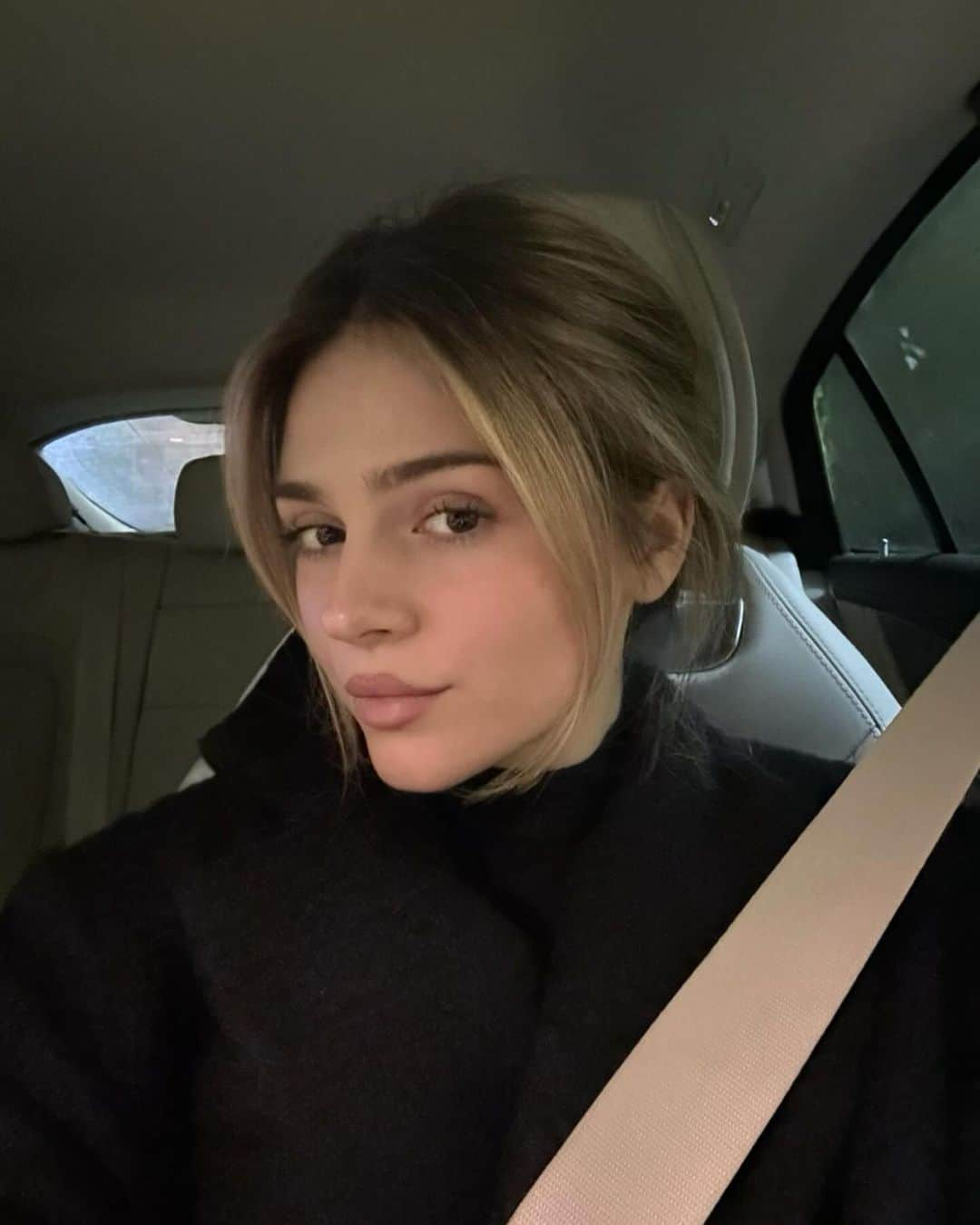 Jessy Hartelのインスタグラム：「random」