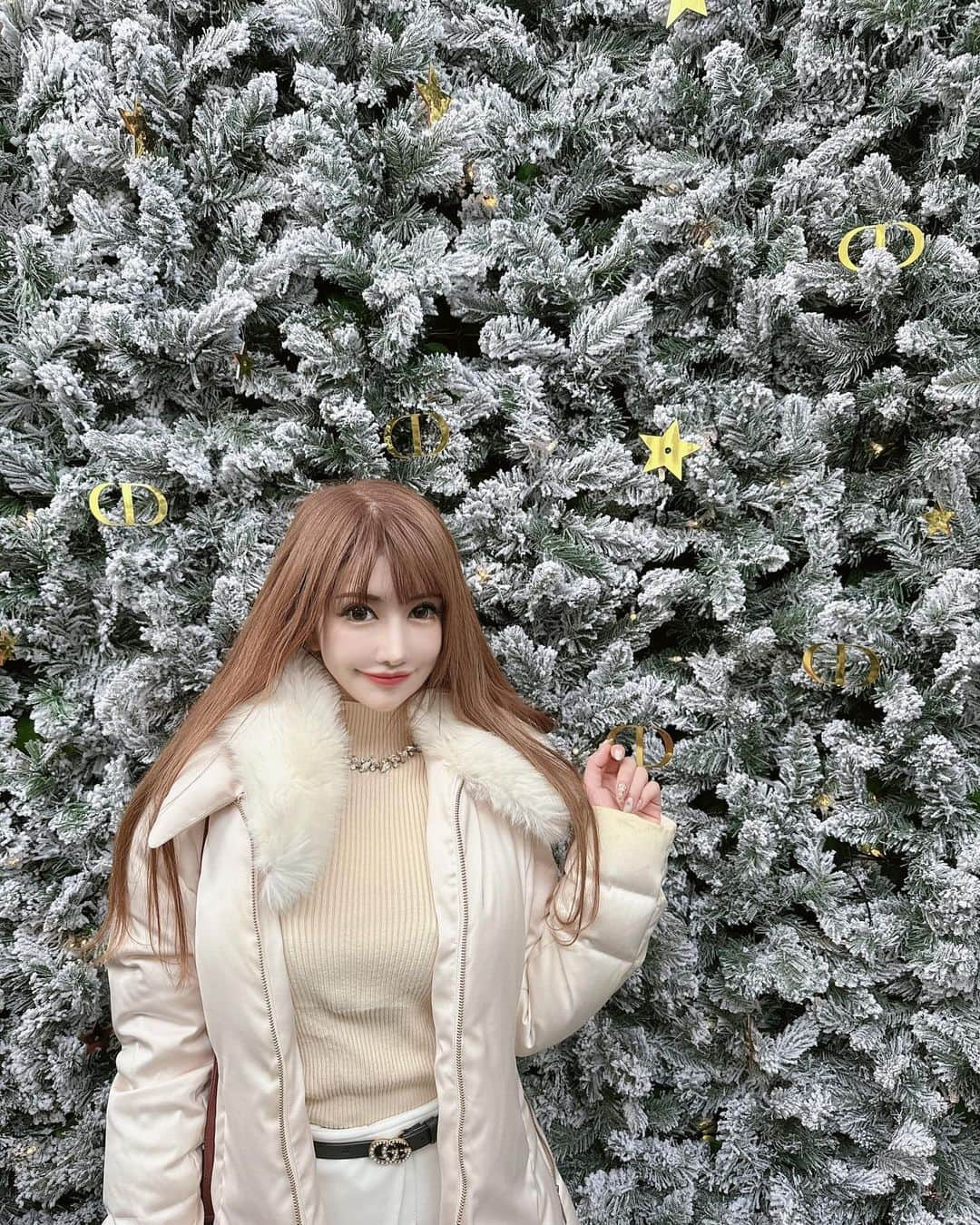 桜木ひなさんのインスタグラム写真 - (桜木ひなInstagram)「♡dior♡ Dior Garden of dreams🌲✨ holiday popup可愛いかったです💓 ・ ・ ・ #dior#diorpopup#popup#ポップアップ#六本木#六本木アリーナ#Gardenofdreams」12月17日 8時21分 - hina_sakuragi