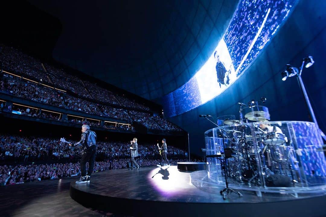 U2さんのインスタグラム写真 - (U2Instagram)「U2:UV Achtung Baby, Live at Sphere. XXIV.   📸: @rossandrewstewart」12月17日 8時22分 - u2