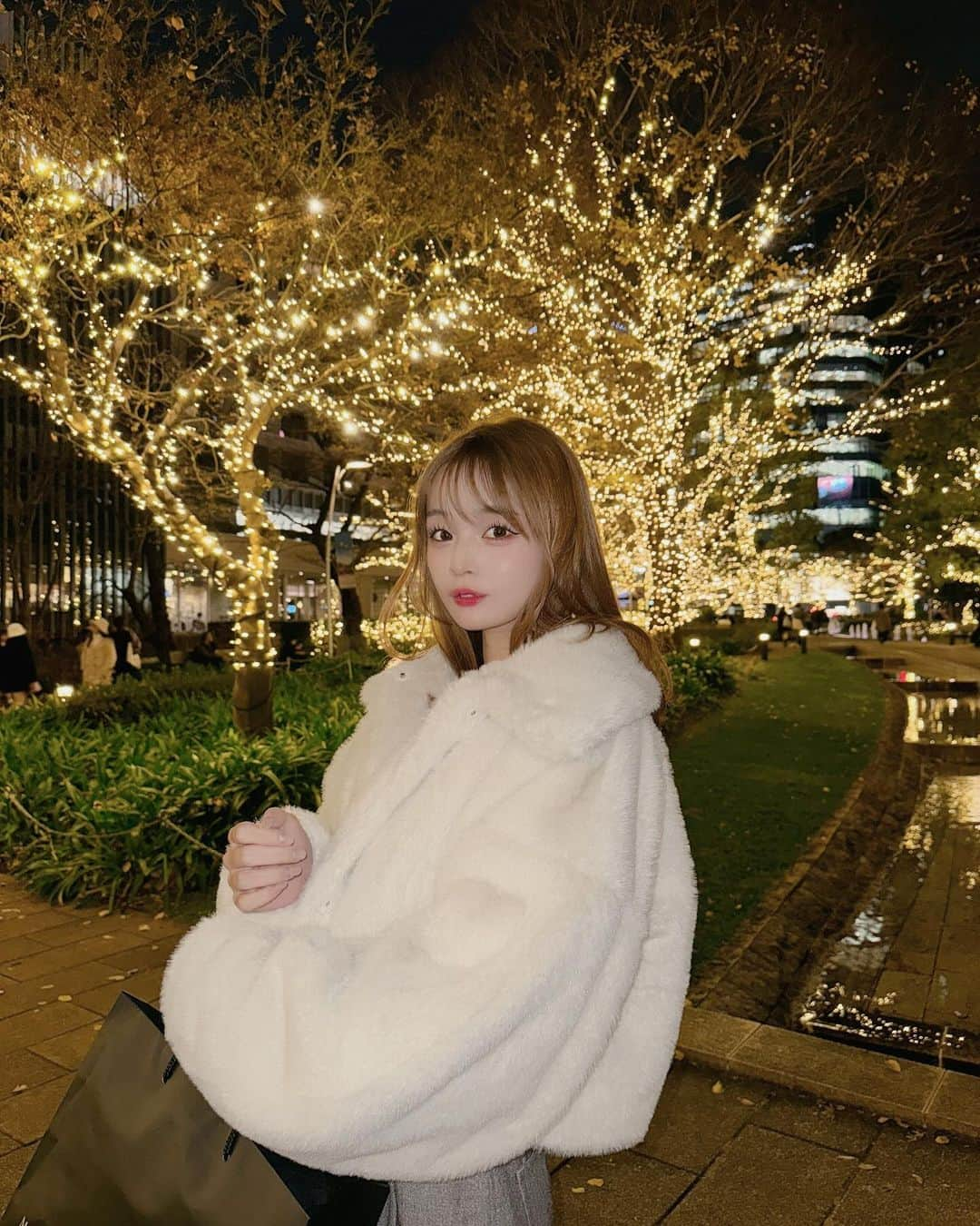 白石佑梨亜のインスタグラム：「イルミネーション🎄✨ 一緒に見たいね🌟」