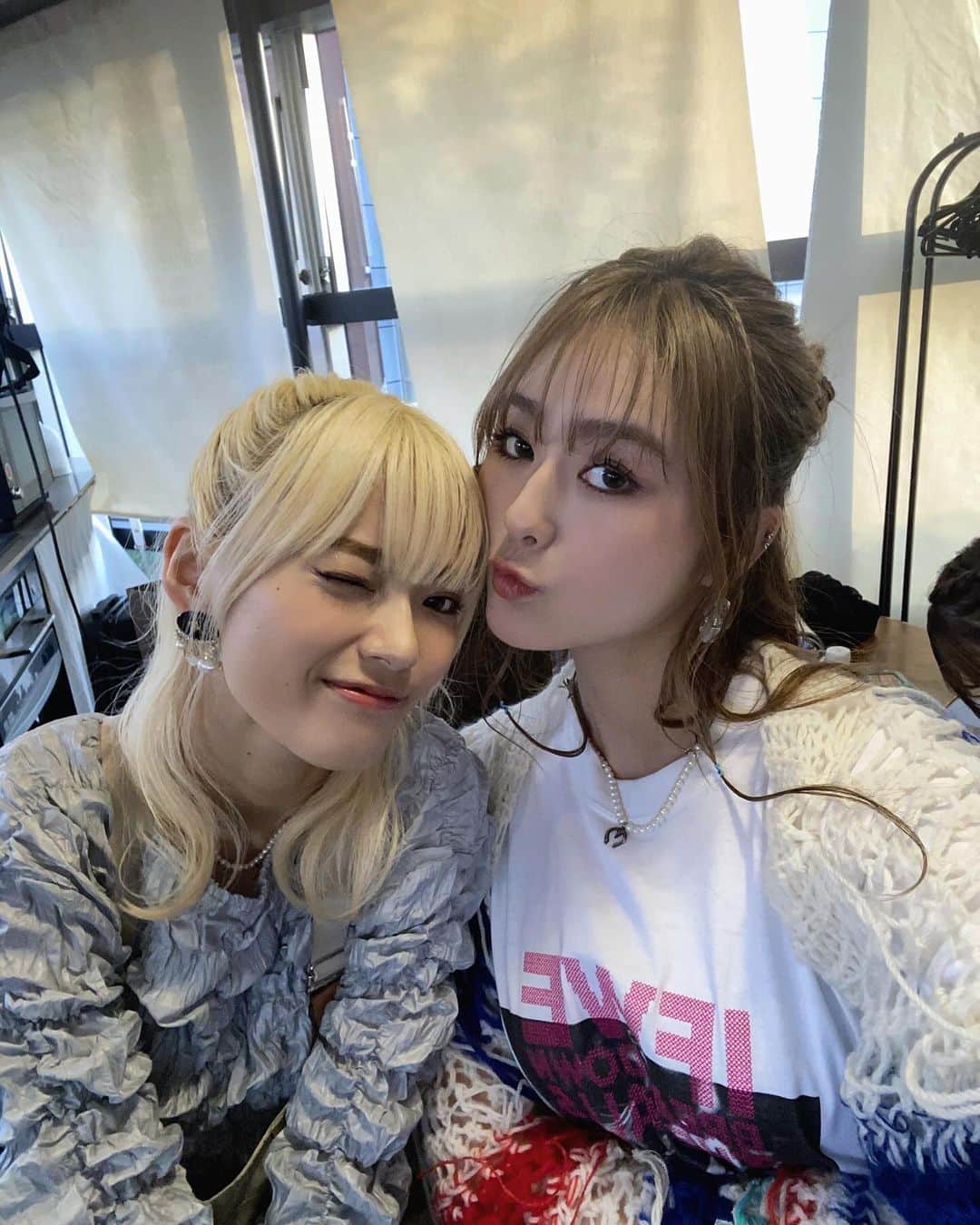 隅谷百花さんのインスタグラム写真 - (隅谷百花Instagram)「:)) 2024 New calendar チェックしてねん🪬」12月17日 20時36分 - girls2_momodatteba_official