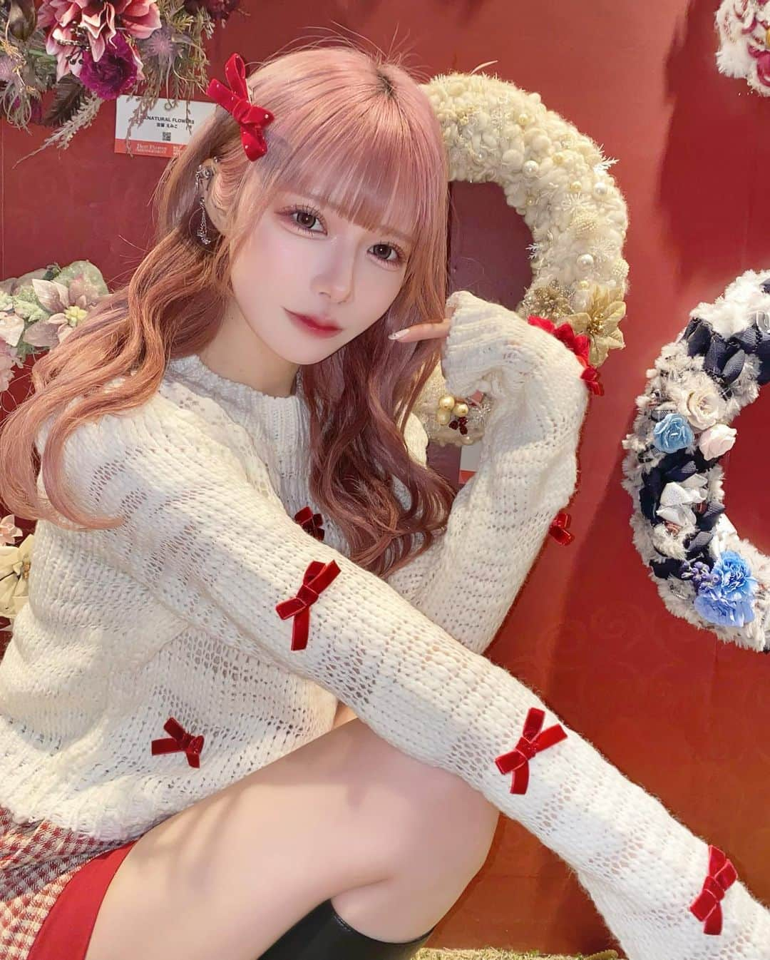 Yuupyonさんのインスタグラム写真 - (YuupyonInstagram)「❤️🎄🎅🎀 ⁡ ⁡ クリスマスマーケット行ってきた❤️ 毎年楽しみにしてるんだ〜꒰ᐡ´т ‧̫ т ̀ ᐡ꒱ チュロス食べました👍🏻 ⁡ この日に合わせて　@selectshop.ecrea  のセットアップ着たよぅ🎀 バレンタインに着ても絶対可愛い！ ⁡ ⁡ ⁡ #selectshop#christmas#xmas#xmasmarket#tokyo#ribbon#winter#winterfashion #クリスマス#クリスマスマーケット#セレクトショップ#リボン#東京クリスマスマーケット#冬服#クリスマスツリー#明治神宮外苑#クリスマスマーケット明治神宮外苑#クリスマスコーデ#リボンニット#セットアップ」12月17日 19時14分 - pyon_1211