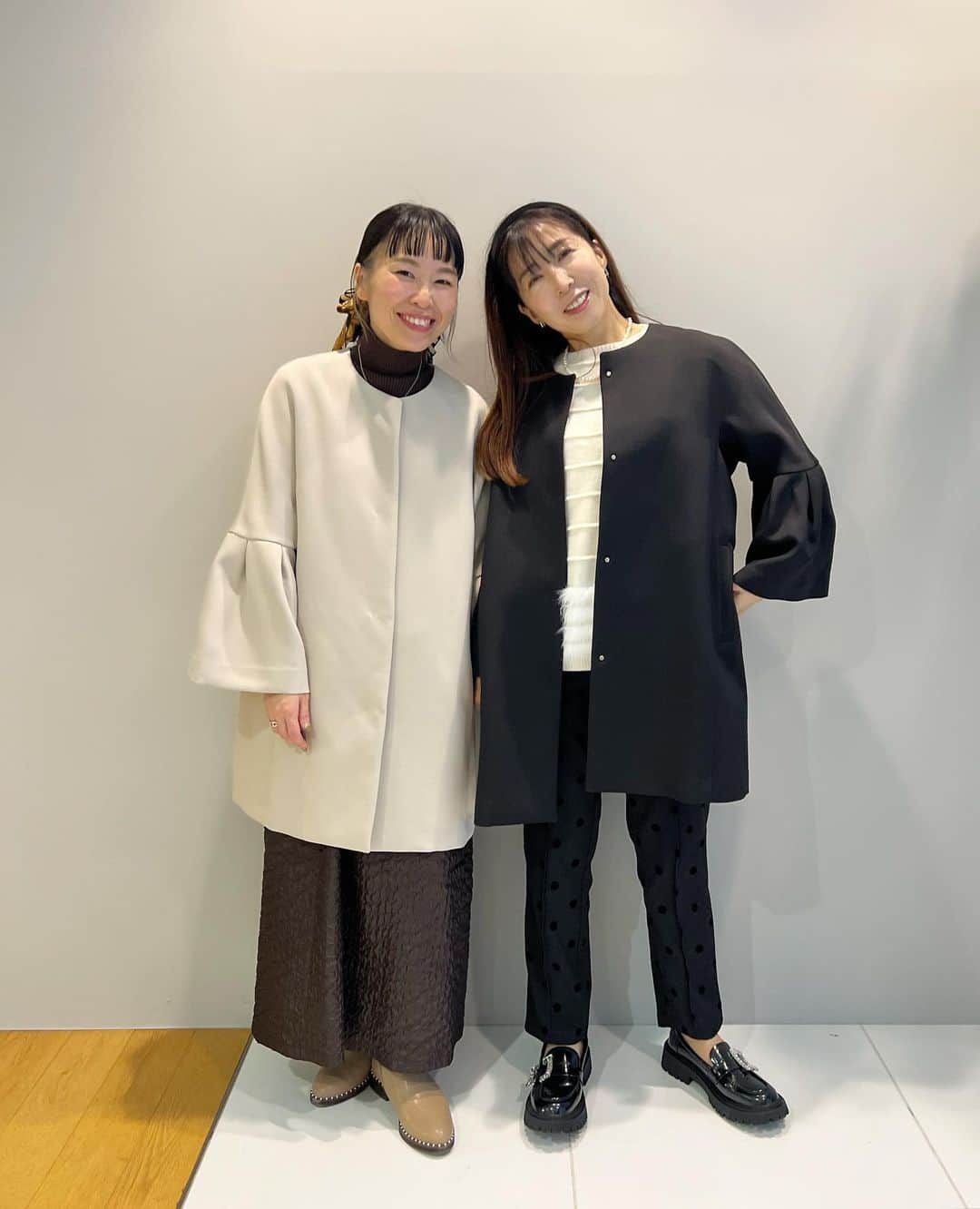 amigo.amigo.5205622さんのインスタグラム写真 - (amigo.amigo.5205622Instagram)「． ★#展示会 ★  #2024springcollection  #world 合同展示会に行ってきたー✨  @world_onlinestore   みんなで春物の ジャケット、コート、カーディガン羽織ったよ！ @opaque.clip  @index.official_   春もシルバー、ラメ系は引き続き流行る感じだね♡  私が羽織ったアウターも お袖のとこがひらりとして可愛いくて 気になったなー♡  オーダーしたの今から楽しみ✨ また届いたら投稿します♪  オーダーした後は、ケータリングと コーヒー飲んでみんなとゆっくり☕️  年内最後、 みんなにも会えて嬉しかったよー♪ @happy__riin  @khoaui  @kazurise   #春 #春服  #春コーデ  #春服コーデ  #春コーディネート  #springfashion  #新作コーデ  #2024spring  #opaqueclip  #index」12月17日 19時17分 - amigo.amigo.5205622