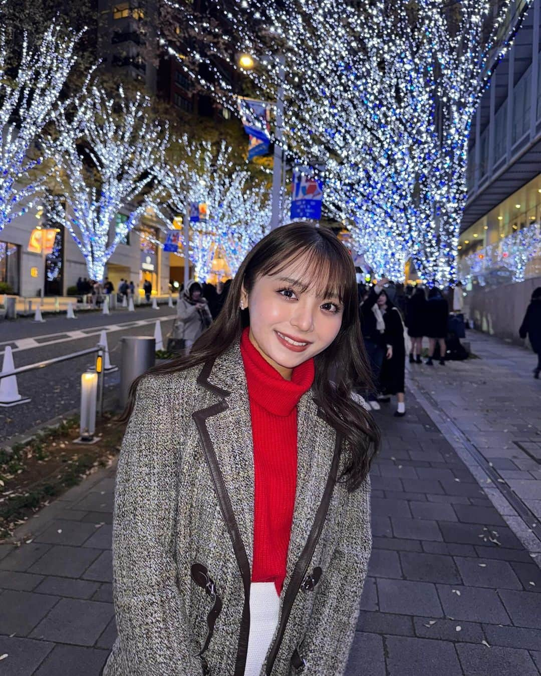 勝又彩央里さんのインスタグラム写真 - (勝又彩央里Instagram)「けやき坂イルミネーション🎄✨  明日からも頑張ろう〜！！  #イルミネーション #イルミネーション2023 #東京 #東京タワー #六本木 #六本木ヒルズ #roppongi #japan #tokyo #tokyotower #夜景 #クリスマス #クリスマスマーケット #けやき坂 #ニット #冬 #冬コーデ #ootd #女子 #姉妹 #思い出 #キラキラ #休日 #tflers #instagood #instadaily」12月17日 19時32分 - saorinoel