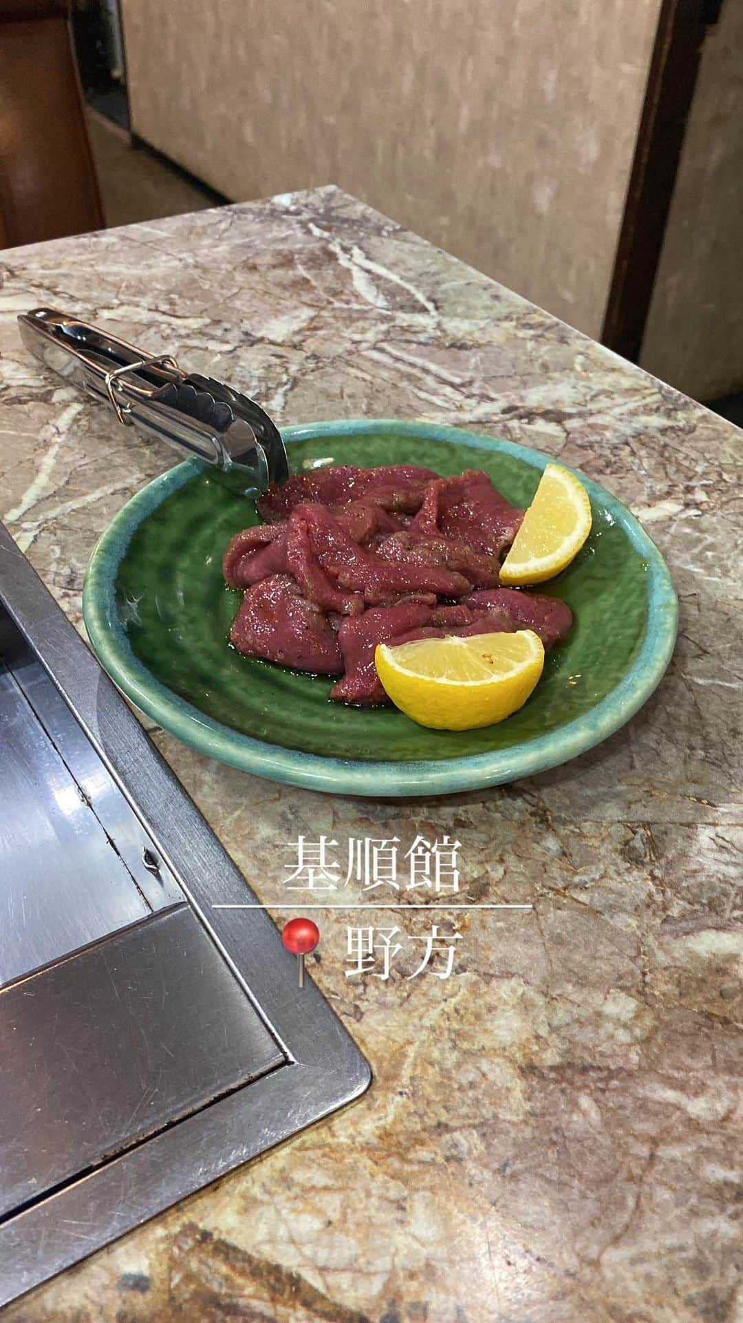 RETRIP<リトリップ>グルメのインスタグラム：「【RETRIP×東京🥩】 こちらは、東京・野方にある「#基順館」です。雰囲気の素敵な昔ながらの焼肉屋さんで、メディアにも取り上げられたことのある名店！そこで楽しめる「食べ放題メニュー」が、なんと期間限定で¥2,000に😳タン、カルビ、ロースにご飯がお替り自由で、キムチやナムル、サラダがついたプレートやスープまでセットになっています🧅🍖上質なお肉をお腹いっぱい食べたいあなたに、ぜひ訪れて欲しい、おすすめのお店です✨  [スポット情報] 📍住所：東京都中野区野方５丁目１８−４ 🚃最寄り駅：野方駅より徒歩3分 🕐営業時間：17:00〜22:00 🗓定休日：月・木・祝翌日 📝予約：可 💰支払い：現金のみ  ※投稿時の情報となります  ・  Photo by @retrip_gourmet （original）  ______________________________  全国で話題のスイーツを紹介しているアカウントです！ 他の投稿はこちらから！ >> @retrip_gourmet  ______________________________  RETRIPでは「おでかけ」に関する様々な情報を発信しています。ぜひ他のアカウントもチェックしてくださいね！ . @retrip_news 最新のおでかけ情報を紹介 @retrip_nippon 日本の絶景を紹介 @retrip_global 海外の絶景を紹介 @retrip_gourmet 全国の話題のグルメを紹介 @retrip_cafe 全国のおしゃれなカフェを紹介 . ▼RETRIP[リトリップ]のアプリ 最新情報をまとめてご覧になりたい方には『RETRIPアプリ』がおすすめ！明日のお出かけにすぐ活かせるアイディアが盛りだくさんです✨プロフィールのURLからダウンロードできますので、ぜひご利用ください。 .  ______________________________  #retrip #リトリップ #retrip_groumet #retrip_cafe #国内グルメ #東京グルメ #国内カフェ #東京カフェ #グルメ日記 #飯テロ #食べ歩き #groumetstagram #japanesefood #カフェ #スイーツ #カフェ巡り #かふぇすたぐらむ #スイーツ好きと繋がりたい #instafood #焼肉 #食べ放題 #野方 #野方グルメ #中野 #中野グルメ」