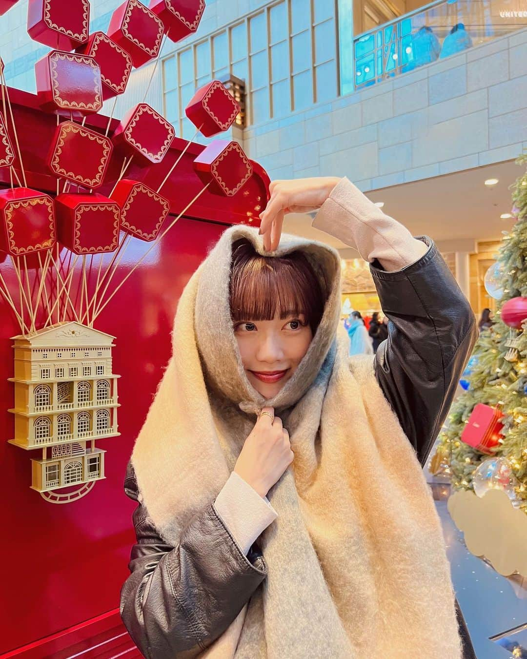 菜々香さんのインスタグラム写真 - (菜々香Instagram)「HOLIDAY❄️🧣 昨日はTシャツ、今日はマフラー🥺 冬が本気を出し始める！❄︎🤧  #HOLIDAY#OOTD#xmasシーズン#菜々香」12月17日 20時11分 - 7.na_na_ka