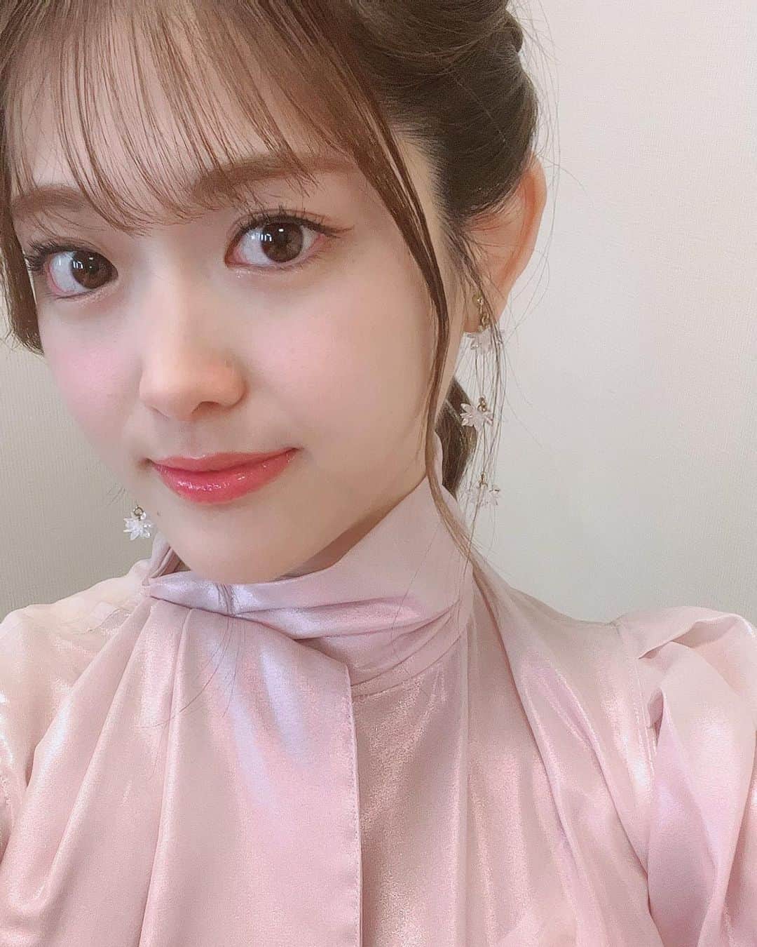 松村沙友理さんのインスタグラム写真 - (松村沙友理Instagram)「🍎  リラックマ20周年フィナーレセレモニー 「Rilakkuma Anniversary A Special Day」  出演いたしました🐻♡  リラックマちゃん達と 東京タワーの点灯式🗼！  リラックマちゃんたち可愛くて 動きがゆったりしていてすっごく癒された〜！  ゲストの皆様もご一緒できて光栄でした✨ モグライダーさんM-1頑張ってください！  #リラックマ #キイロイトリ」12月17日 12時02分 - matsumura_sayuri_official
