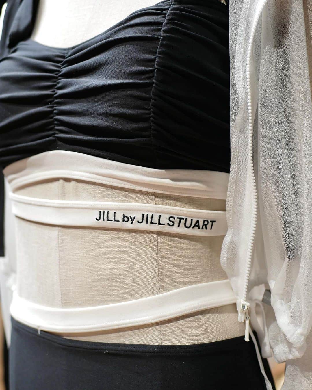 JILL by JILLSTUARTのインスタグラム