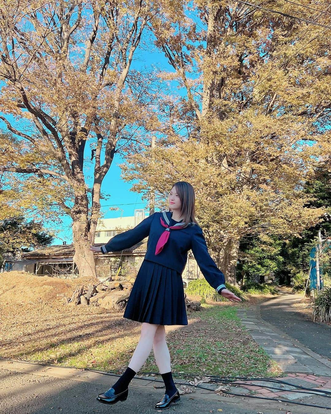 松村沙友理さんのインスタグラム写真 - (松村沙友理Instagram)「🍎  「新しいカギ」ありがとうございましたっ！  学校かくれんぼ ドキドキしたぁ🥹  久しぶりのセーラー服！ 着れて嬉しいなぁ😊  #新しいカギ #セーラー服」12月17日 12時14分 - matsumura_sayuri_official