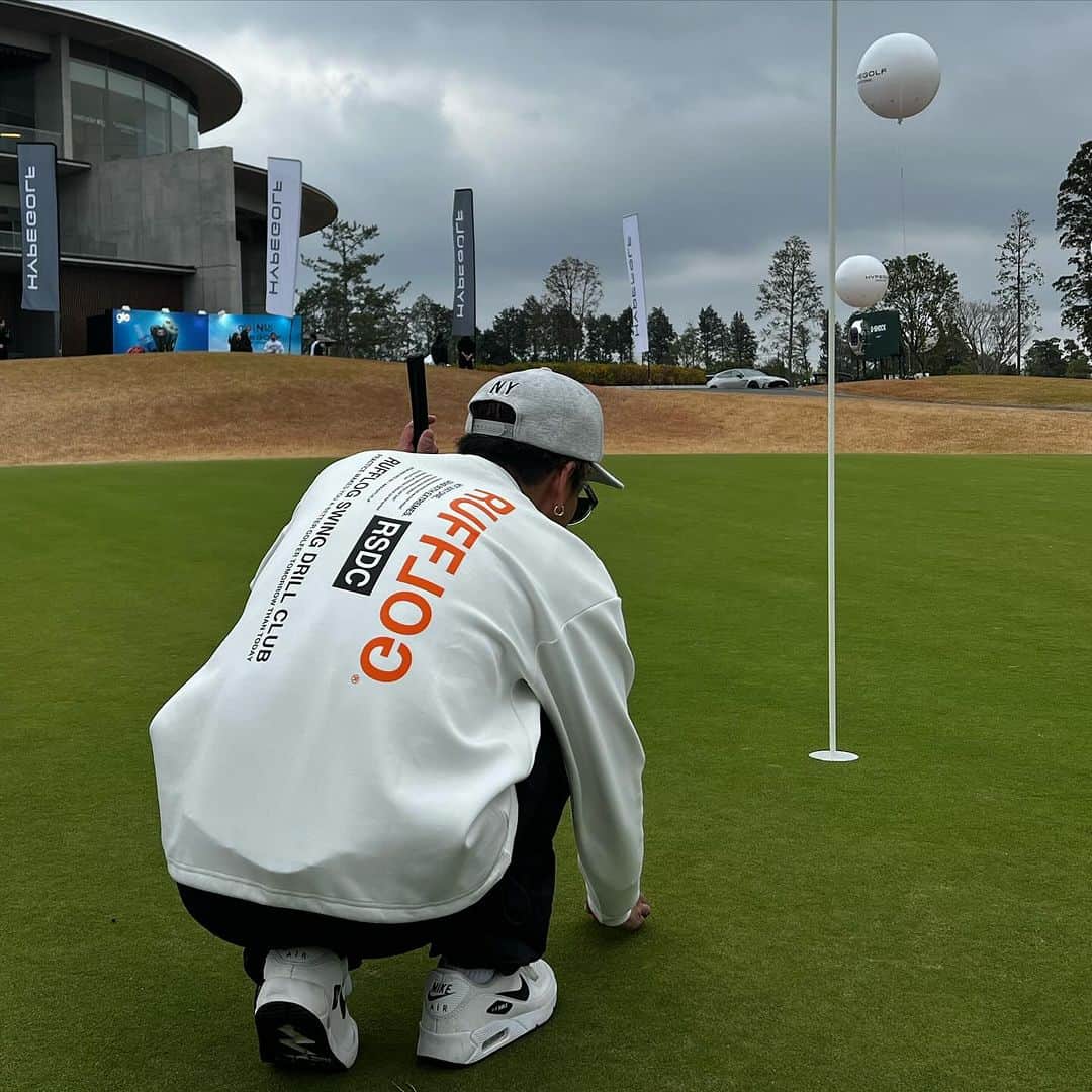 DJ HALのインスタグラム：「@hypegolfjapan  2023  Wear @rufflog 🍊 Cap @champion_japan   Saunaもしっかり入れたし ケータリング豪華✨ Golf場で終始リラックスさせてもらいました🔥  Thanks @hypegolfjapan  #hypegolfjapan」