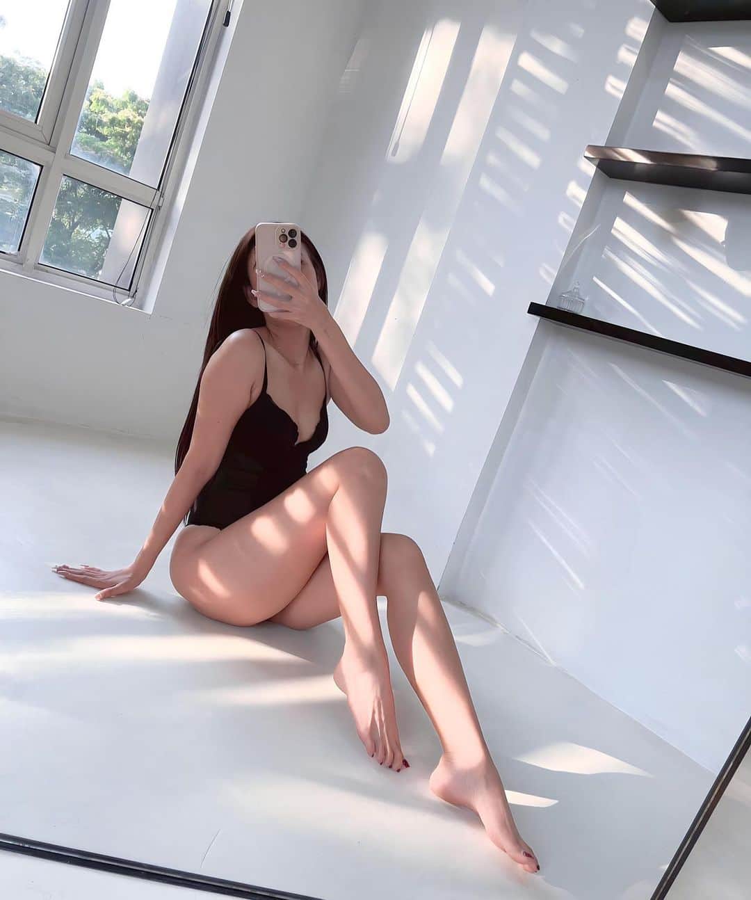 ユニ・エキアのインスタグラム：「My legs」