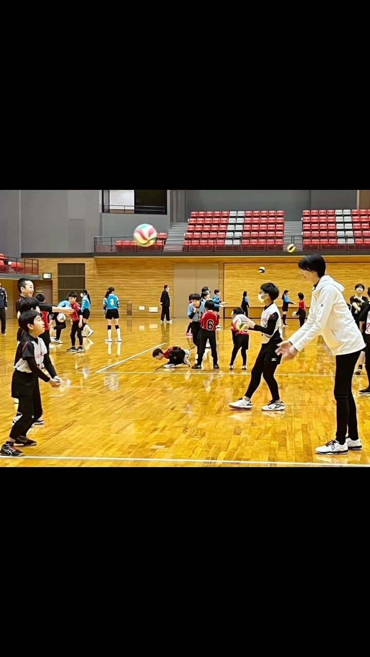 栗原恵のインスタグラム：「. 岩手県 北上市スポーツ交流会 バレーボール教室  今年の1月に講演会をさせてもらったご縁から またご招待をいただき幸せな時間を過ごすことができました☺️🏐  「バレーボールをやっていて良かったな」と 改めて感じさせてもらう時間⏳  ありがとうございました✨」