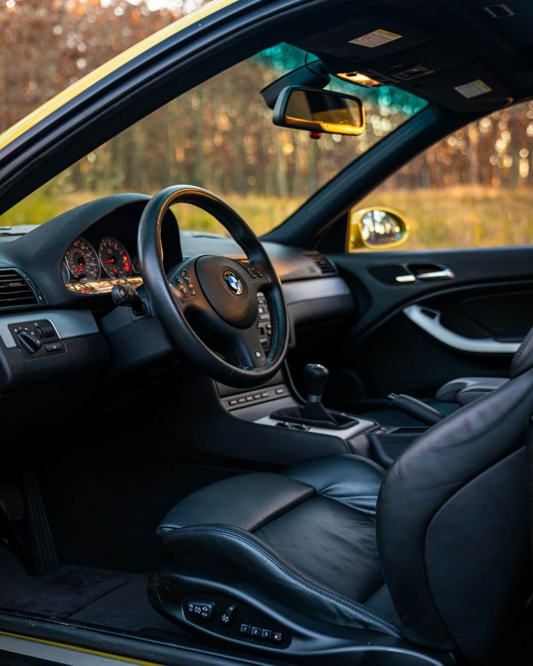 BMWさんのインスタグラム写真 - (BMWInstagram)「Phoenix Yellow to brighten up those frosty mornings ❄️🍁 📸: @ryanfriedmanmotorcars #BMWRepost  The 2004 BMW M3.  #THEM3 #BMW」12月17日 15時00分 - bmw