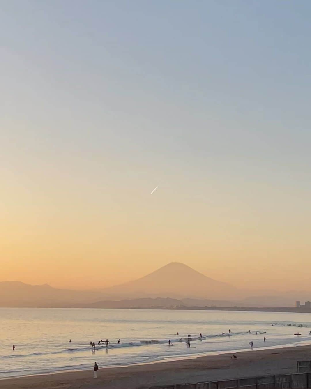 白河れいのインスタグラム：「😊☀️🐳🌏🌼🏄‍♂️🏊‍♂️🗻」