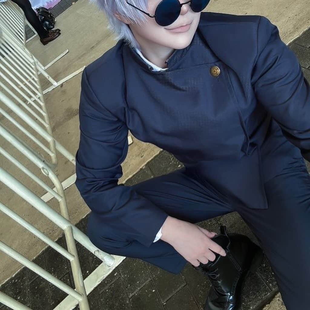 華密美琉さんのインスタグラム写真 - (華密美琉Instagram)「Satoru Gojo Cosplay  #jujutsukaisen #jujutsukaisencosplay #jujutsukaisencosplayer #gojosatoru #gojo #satorugojo #satorugojocosplay #gojocosplay #gojosatorucosplay #五条悟 #五条悟コスプレ #コスプレ #cosplay #코스프레 #角色扮演 #コスプレイヤー #男装 #男装コスプレ #呪術廻戦 #ジャンプフェスタ #ジャンフェス #ジャンプフェスタ2024 #懐玉 #懐玉玉折 #呪術2期 #玉折 #呪術廻戦懐玉玉折編 #学生 #jjk #jjkcosplay」12月17日 16時12分 - chamomile_chami