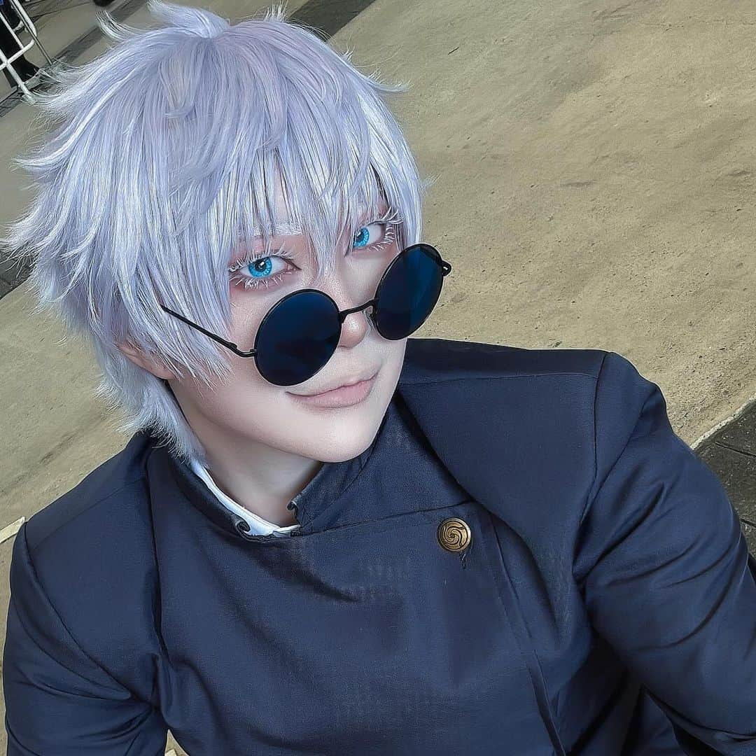 華密美琉のインスタグラム：「Satoru Gojo Cosplay  #jujutsukaisen #jujutsukaisencosplay #jujutsukaisencosplayer #gojosatoru #gojo #satorugojo #satorugojocosplay #gojocosplay #gojosatorucosplay #五条悟 #五条悟コスプレ #コスプレ #cosplay #코스프레 #角色扮演 #コスプレイヤー #男装 #男装コスプレ #呪術廻戦 #ジャンプフェスタ #ジャンフェス #ジャンプフェスタ2024 #懐玉 #懐玉玉折 #呪術2期 #玉折 #呪術廻戦懐玉玉折編 #学生 #jjk #jjkcosplay」