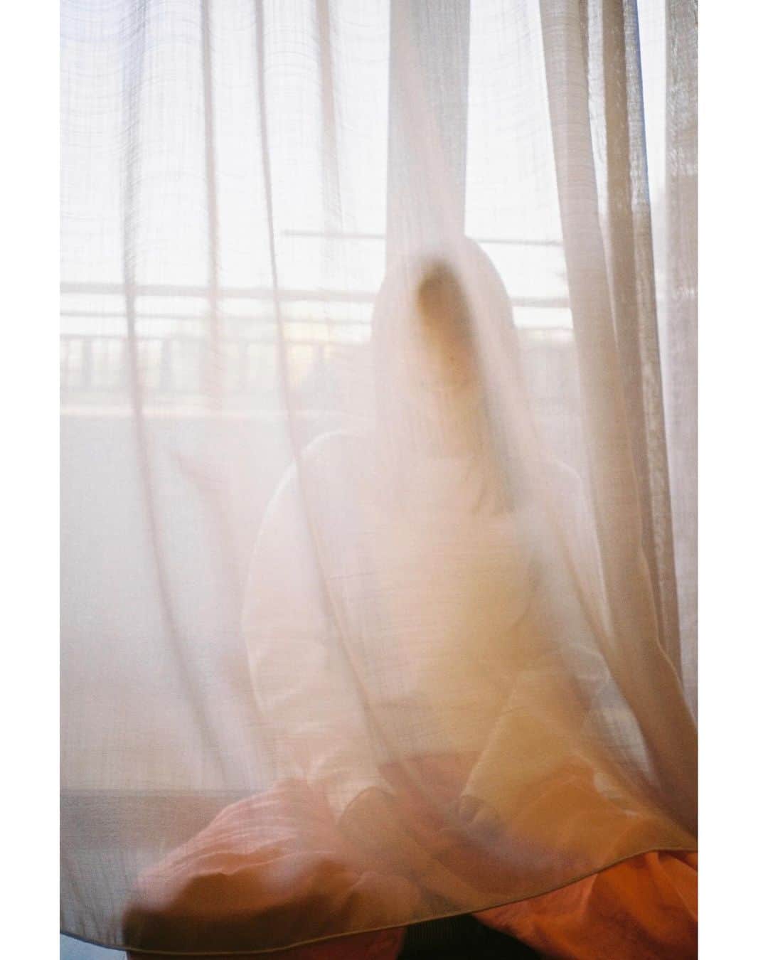 山口まゆさんのインスタグラム写真 - (山口まゆInstagram)「🤍 #マネさんカメラ #photography  #filmcamera」12月17日 17時05分 - yamayu_official