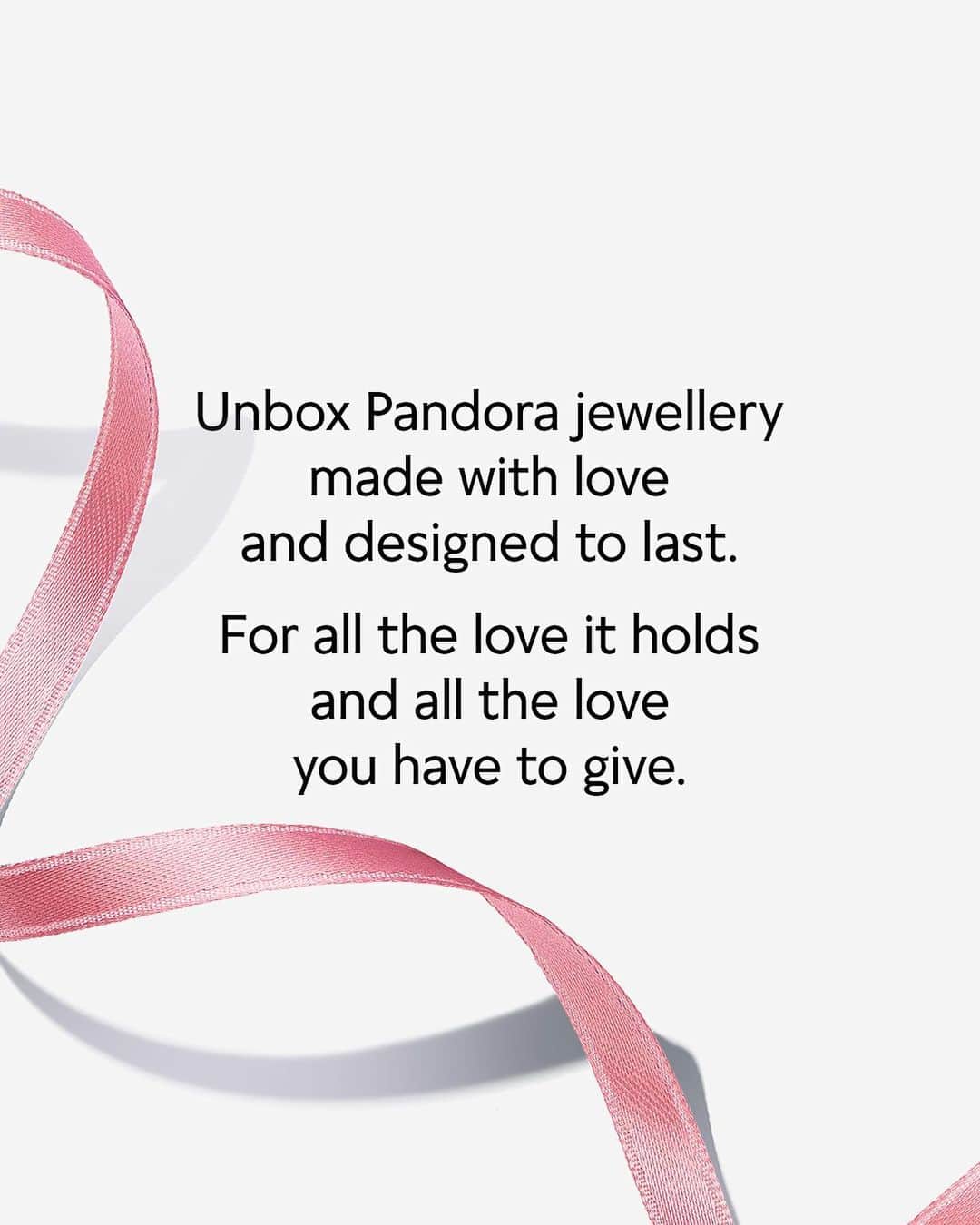 PANDORAさんのインスタグラム写真 - (PANDORAInstagram)「Love is at the heart of the festive season. It starts with you and it’s in everything that you do. Embody it, live it. Today and every day. 💗 #LovesUnboxed #Pandora #PandoraJewellery」12月17日 17時08分 - theofficialpandora