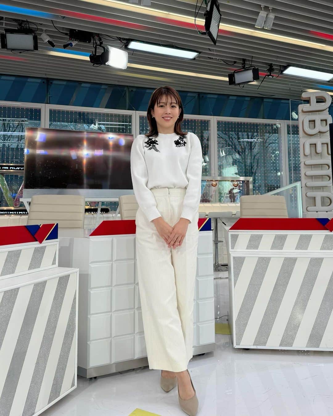 田中萌さんのインスタグラム写真 - (田中萌Instagram)「* 今日もありがとうございました✨  #ABEMA的ニュースショー 年内の放送は来週がラストです🎅  見てね🫶  ✴︎今日の衣装✴︎ パンツ @jenne_official  イヤリング @osewaya_official   #衣装」12月17日 17時19分 - moetanaka_ex