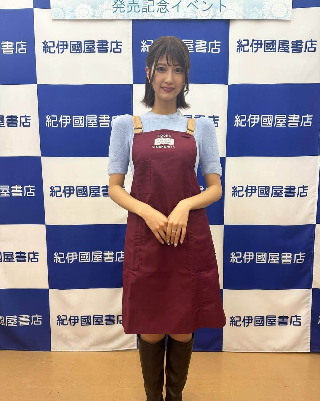 瀧山あかねさんのインスタグラム写真 - (瀧山あかねInstagram)「大阪でのカレンダーお渡し会も、無事に終わりました！✨  来てくださった皆さん本当にありがとうございました。 直接皆さんとお話しできてとっても楽しかったです！  カレンダーの 感想もまたお聞かせください🙇✨」12月17日 17時46分 - takiyama_akane