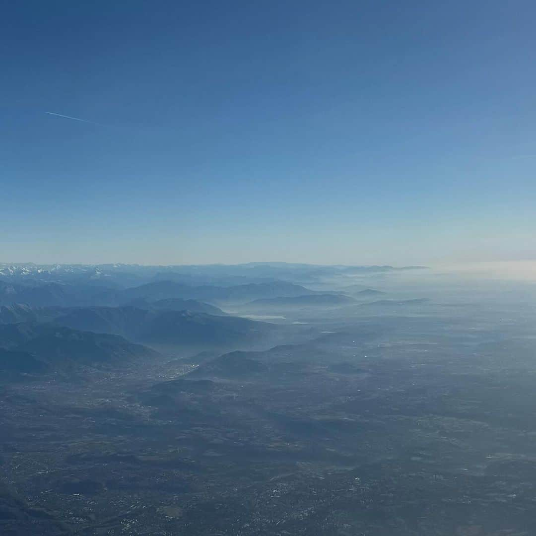 藤原ヒロシのインスタグラム：「ユーロの空」