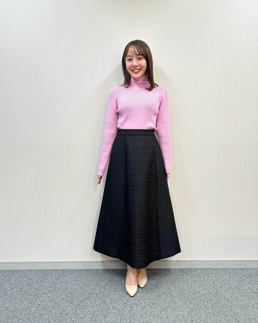 森千晴さんのインスタグラム写真 - (森千晴Instagram)「来週１週間も頑張りましょう🎄💕  12月13日(水) シャツ @feerique_one.day.trip_official スカート @techichi_official アクセサリー @phoebe_official  12月14日(木) ニット @techichiterrasse スカート @techichi_official アクセサリー @phoebe_official  12月15日(金) ニット、スカート @techichi_official アクセサリー @phoebe_official」12月17日 18時13分 - mori.chiharu