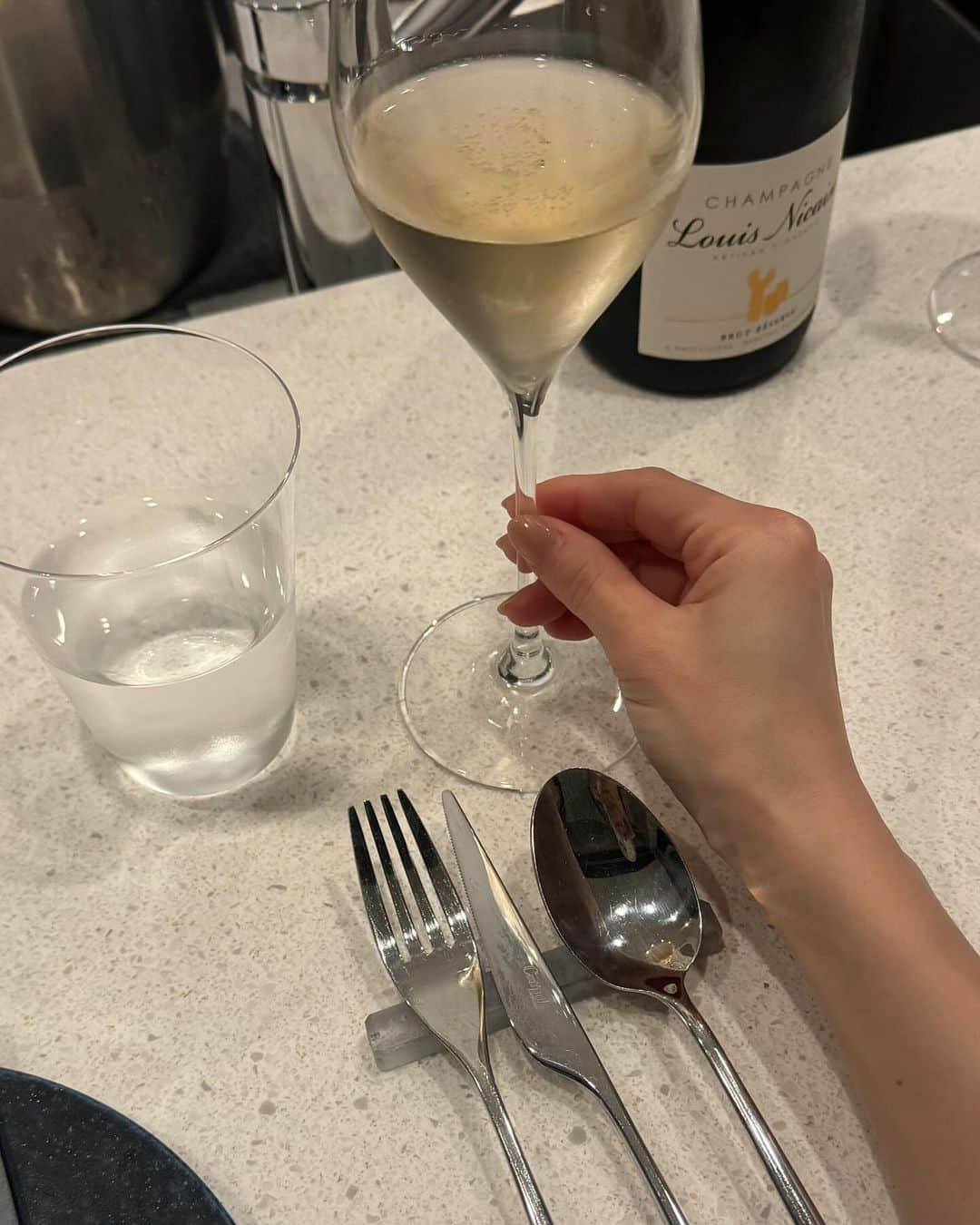 工藤はるかさんのインスタグラム写真 - (工藤はるかInstagram)「@dan.daizawa 🥂 OPENおめでとうございます..✨  デザートまで美味しくて,幸せでした~🩶」12月17日 18時49分 - har_326