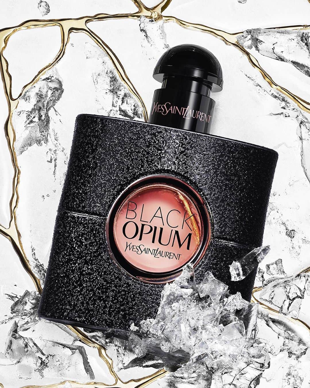 Yves Saint Laurent Beautyのインスタグラム：「Unbox the thrill of the night in a bottle with BLACK OPIUM EAU DE PARFUM.   #YSLBeauty #Holidays #BlackOpium」