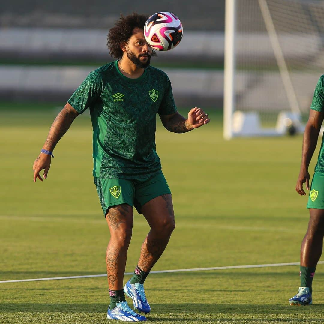 マルセロ・ヴィエイラ・ダ・シウヴァ・ジュニオルのインスタグラム：「Preparados para amanhã! 💪🏾 Todos juntos por um sonho ✨  Vamos FLUMINENSE! ❤️💚」