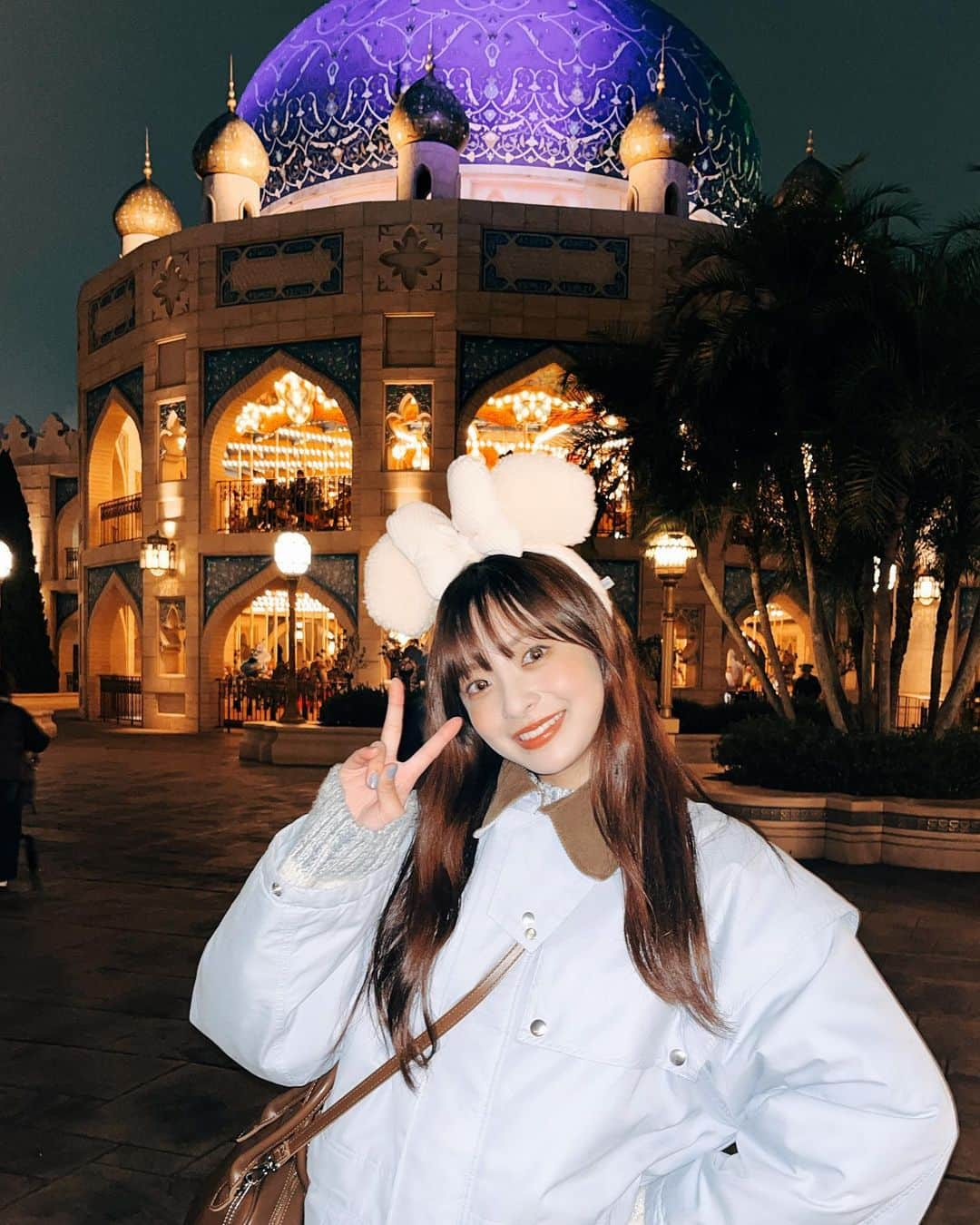 菊池柚花のインスタグラム：「. お友達と夢の国に行ってきました🐭❤️ アトラクションにたくさん乗って、 子どもの頃に戻ったようにはしゃぎました🙌🏻 美味しいグルメも堪能できて幸せでした…🤍」