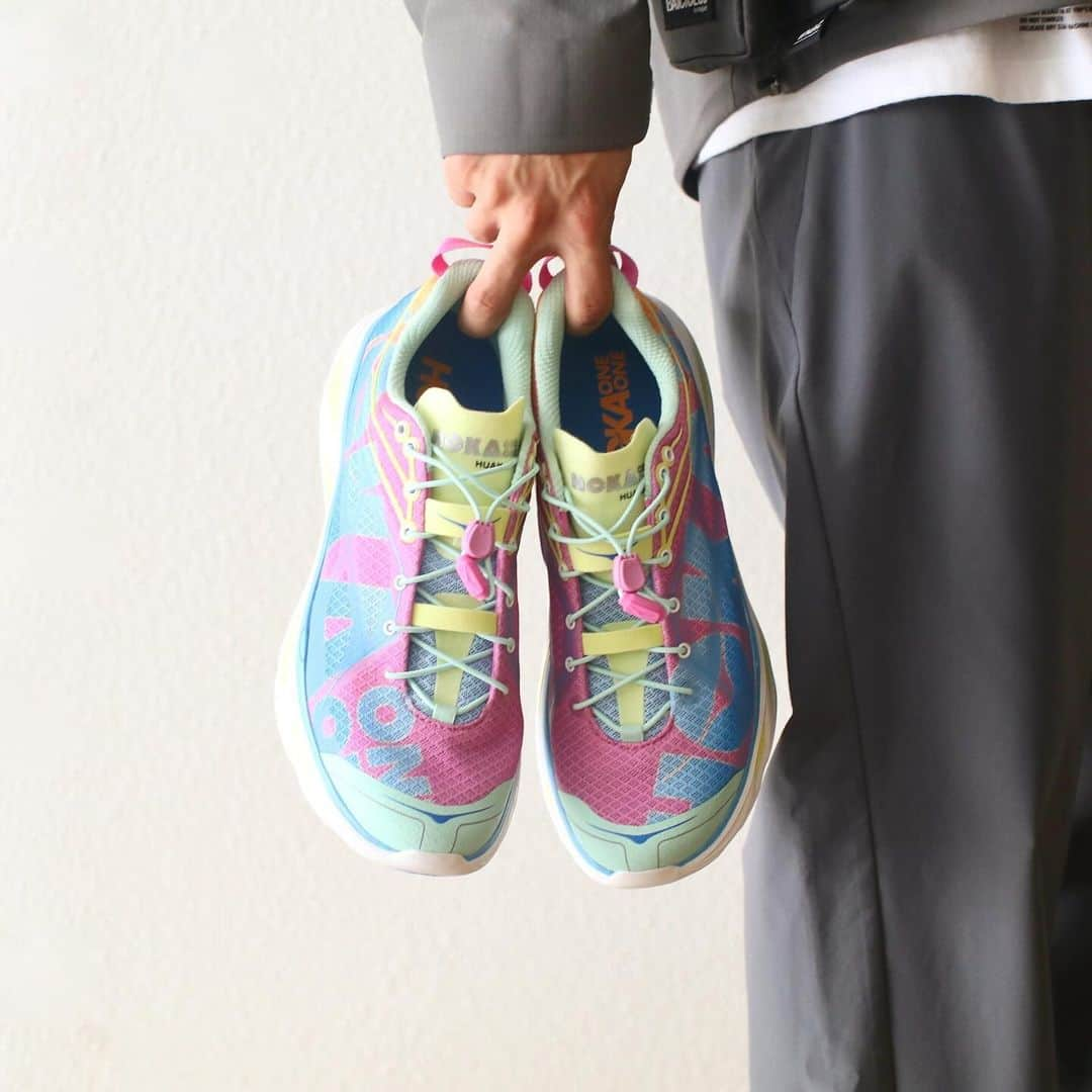 wonder_mountain_irieさんのインスタグラム写真 - (wonder_mountain_irieInstagram)「【#2023_WINTER_SALE】 HOKA ONE ONE / ホカ オネ オネ "HUAKA ORIGINS - ALL ABOARD / CYCLAMEN -" ￥20,900- > ￥15,675- [20% > 25%OFF] _ 〈online store / @digital_mountain〉 https://www.digital-mountain.net _ 【オンラインストア#DigitalMountain へのご注文】 *24時間受付 *14時までのご注文で即日発送 tel：084-973-8204 _ We can send your order overseas. Ordering procedure details can be found here. >>http://www.digital-mountain.net/html/page56.html  _ #HOKAONEONE #ホカオネオネ #HUAKAORIGINS _ 実店舗：@wonder_mountain_ #WonderMountain  〒720-0043  広島県福山市船町2-23 JR 「#福山駅」より徒歩10分 #ワンダーマウンテン #japan #hiroshima #福山 #福山市 #尾道 #倉敷 #鞆の浦 近く _ WOMEN/GOODS： @hacbywondermountain _」12月17日 21時01分 - wonder_mountain_