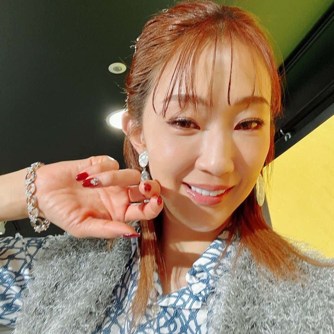 紅ゆずるさんのインスタグラム写真 - (紅ゆずるInstagram)「.  #カレンダーイベント #タワーレコード渋谷店  わざわざ足をお運びくださいました皆様、  本当に本当に  ありがとうございました❤️  皆様からの応援メッセージ  いつも本当に勇気になります❤️😍  これからも頑張りますので  何卒よろしくお願い致します❤️  #紅ゆずる」12月17日 21時17分 - kurenaiyuzuru_official