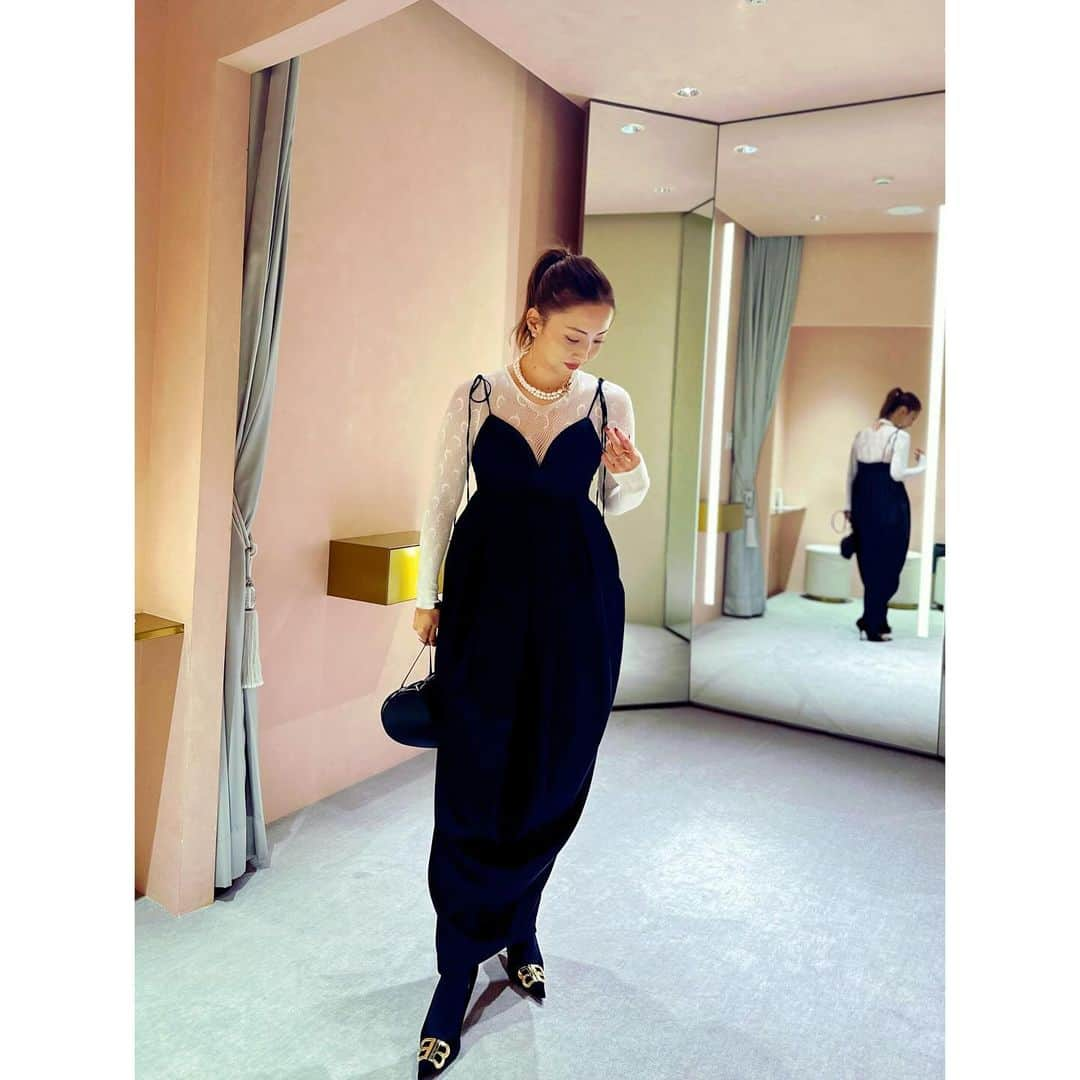 栗原佐知子さんのインスタグラム写真 - (栗原佐知子Instagram)「✴︎ 🖤🤍🖤 . . #outfit #fashion #ootd #coordinate #instafashion #haengnae #marineserre #balenciaga #alaia #magnoliawhitejewelry #コーディネート #コーデ #今日のコーデ #ファッション #冬コーデ」12月17日 21時36分 - sachiko__kurihara