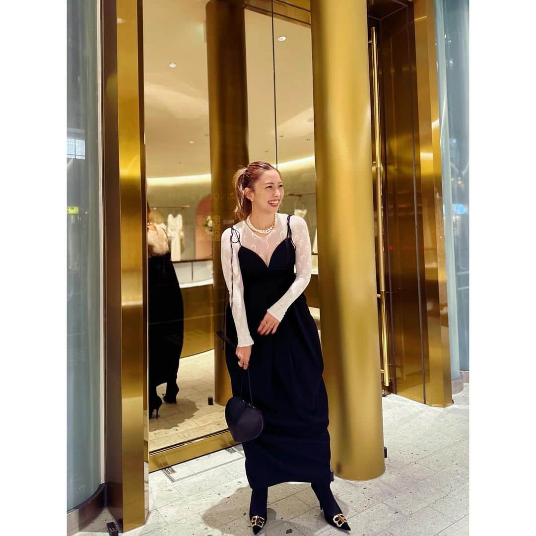 栗原佐知子のインスタグラム：「✴︎ 🖤🤍🖤 . . #outfit #fashion #ootd #coordinate #instafashion #haengnae #marineserre #balenciaga #alaia #magnoliawhitejewelry #コーディネート #コーデ #今日のコーデ #ファッション #冬コーデ」