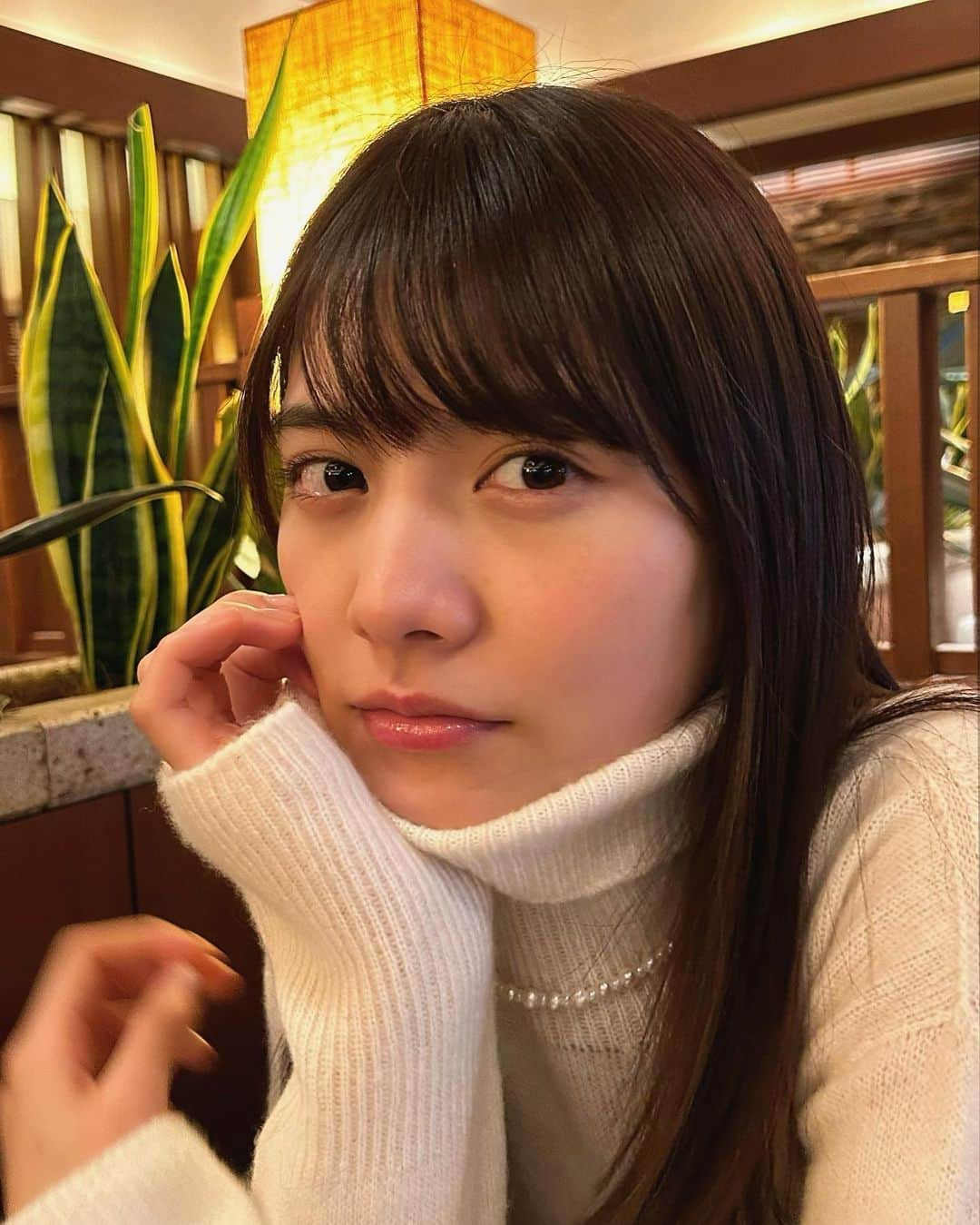 松永有紗さんのインスタグラム写真 - (松永有紗Instagram)「おにゅーの白ニット登場です🕊️🧶♡  いつも1枚目迷っちゃうのです。 皆さんだったらどれにしますか(*´-`)？笑  #new #knit  #cafe #happy #time #photography#question」12月17日 21時42分 - arisa_matunaga