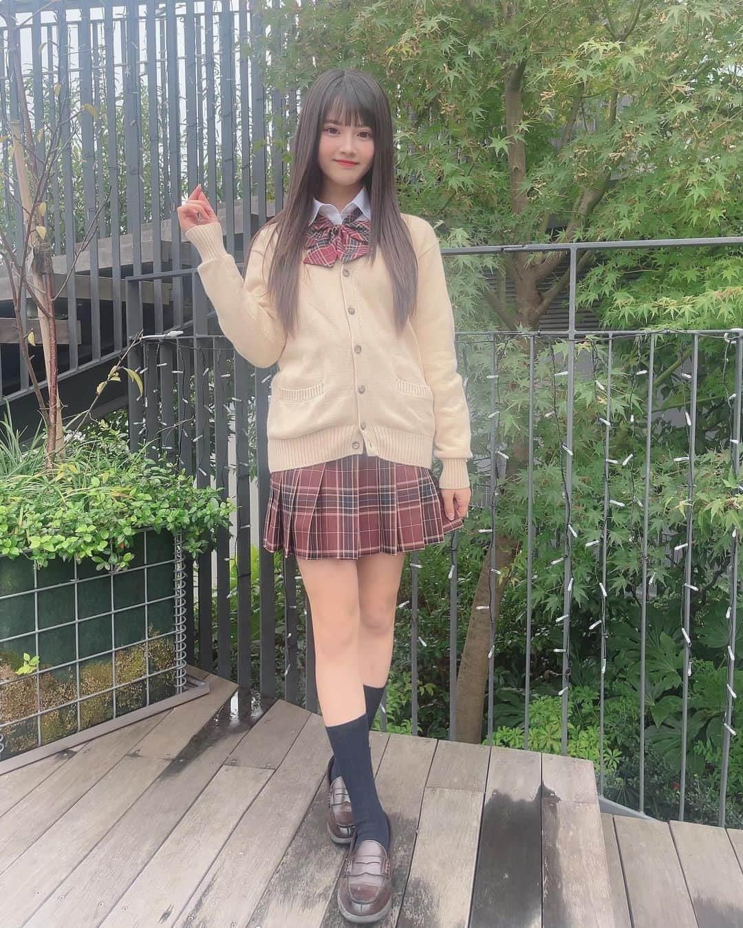 工藤咲姫のインスタグラム：「FJK満喫中です♡  #制服  #conomi  # #制服アワード  #制服  #conomi  #制服コーデ  #制服コーデ冬ver  コーデ #制服交換 #制服アレンジ  #学校 #女子高生 #放課後 #放課後jk #jkブランド  #jkの素敵な思い出 #青春  #青春フォトグラフ #japanesefashion #fyp  #秋カラーコーデ  #高校生  #07  #fjk #工藤咲姫」